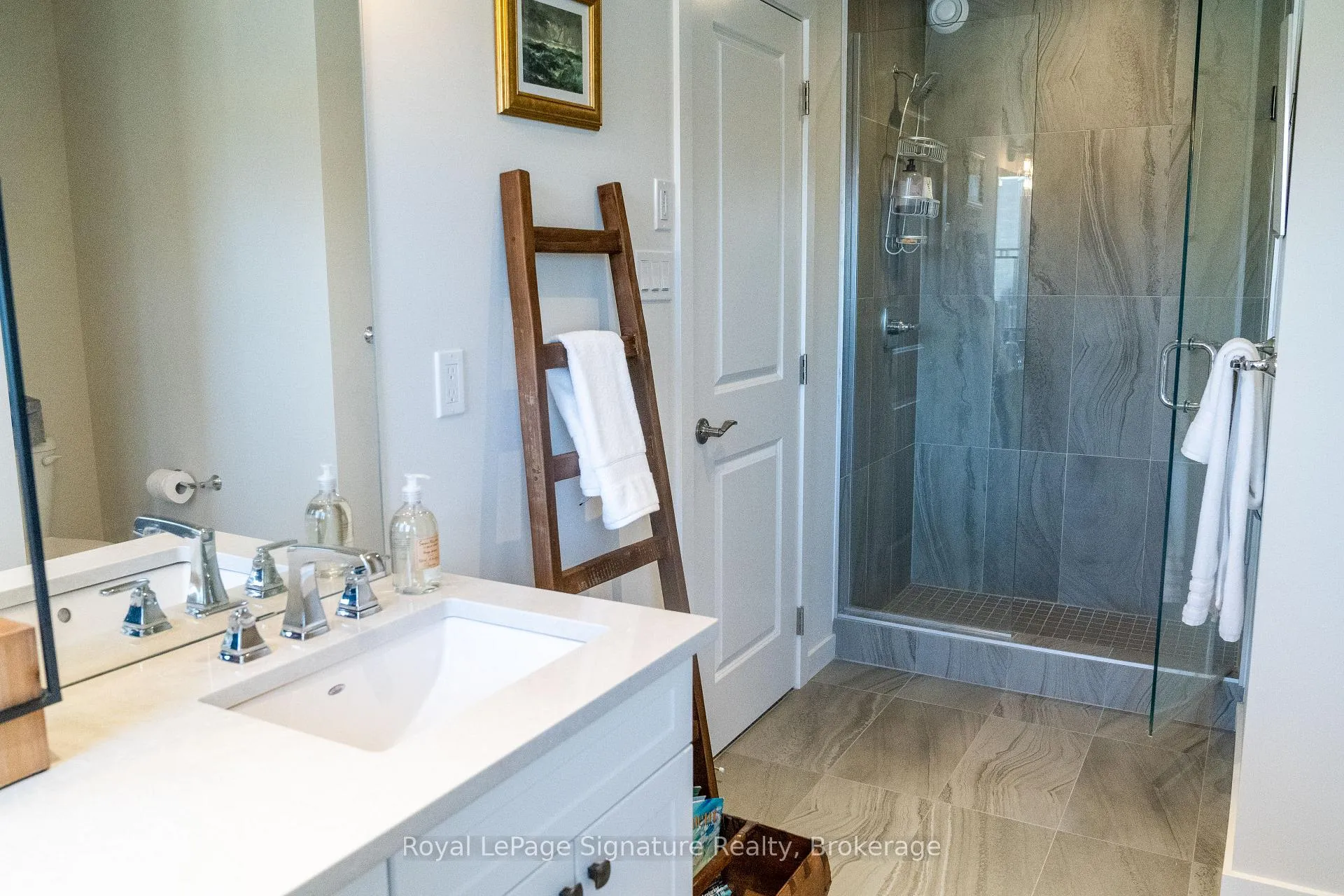 Photo 15 of 345 Yellow Birch Crescent, Blue Mountains — HOMEH