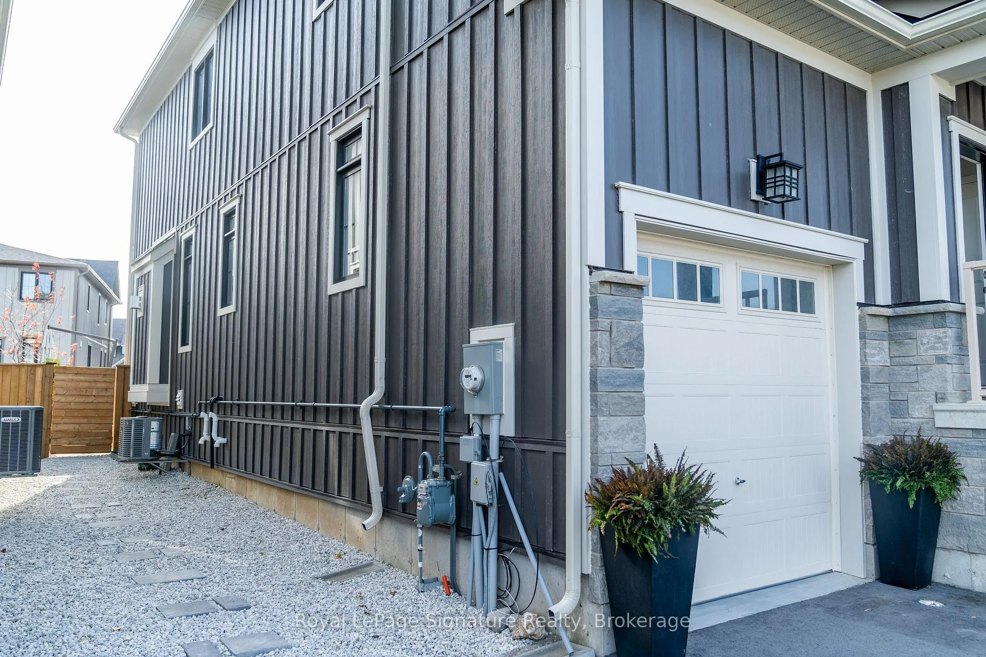 Photo 36 of 345 Yellow Birch Crescent, Blue Mountains — HOMEH