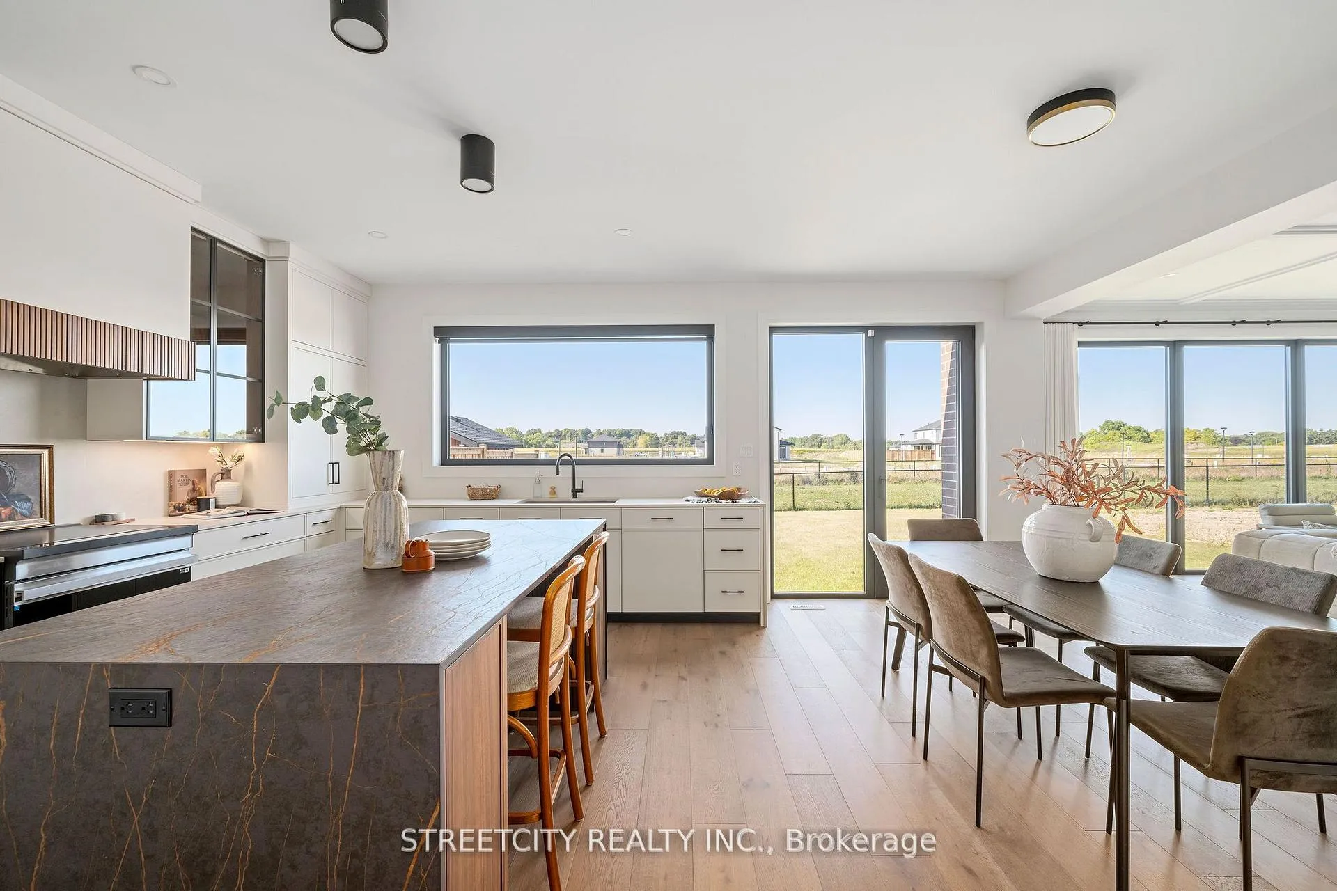 Photo 17 of 6354 Old Garrison Boulevard, London, South V — HOMEH