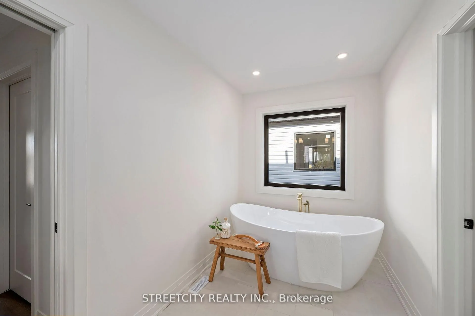 Photo 25 of 6354 Old Garrison Boulevard, London, South V — HOMEH