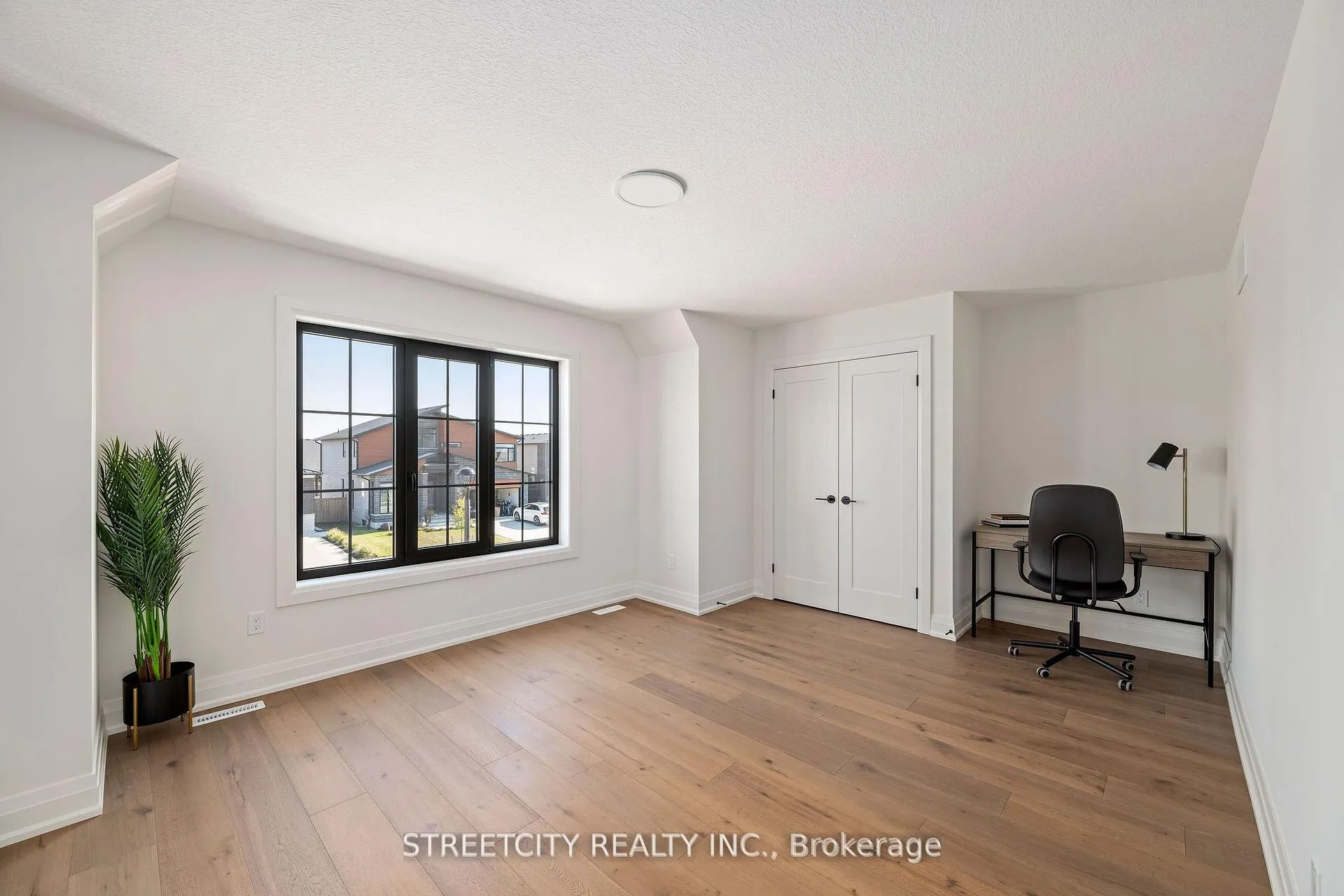Photo 31 of 6354 Old Garrison Boulevard, London, South V — HOMEH