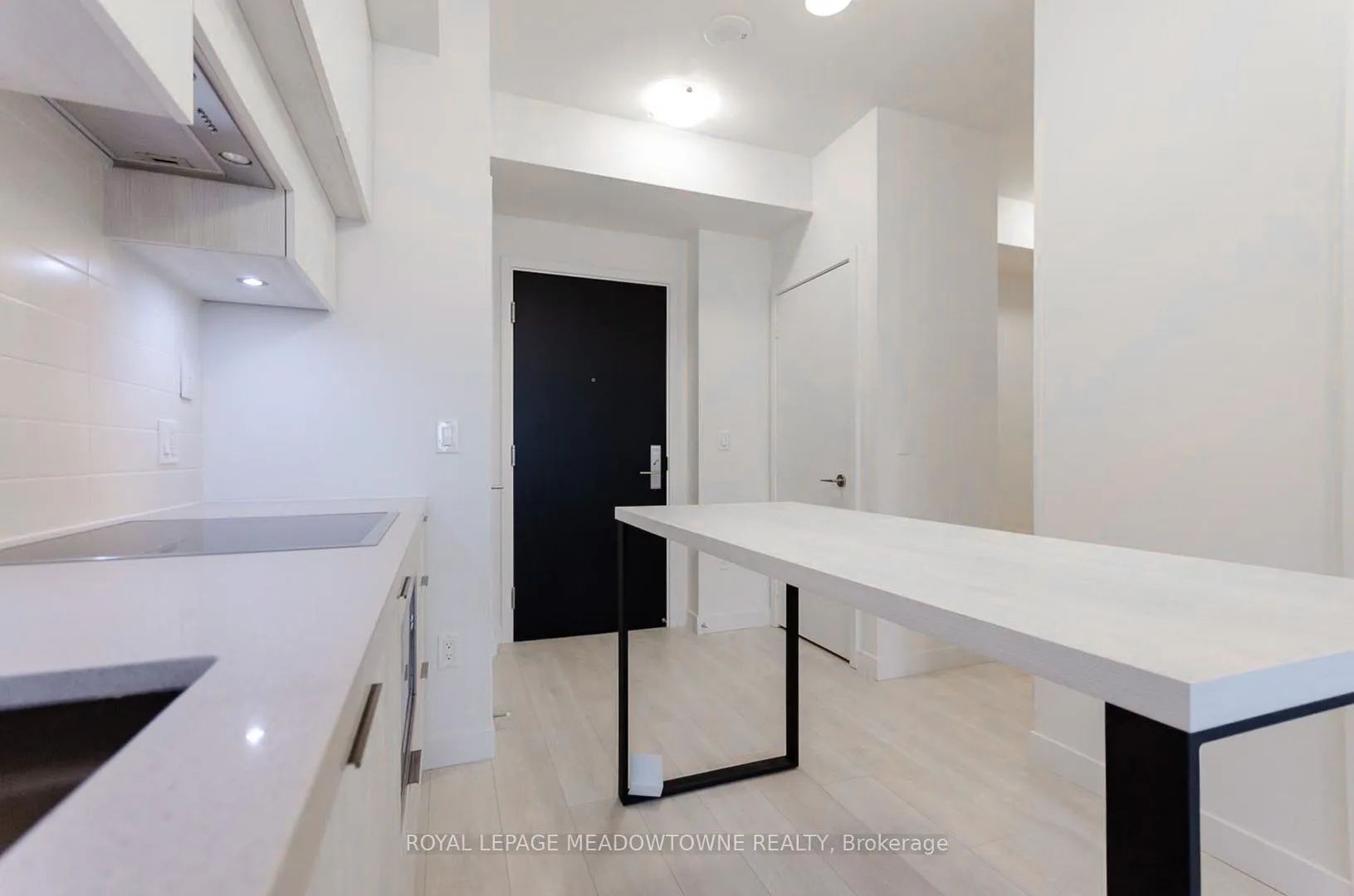 Photo 3 of Unit 2608, 8 Eglinton Avenue E, Toronto, Mount Pleasant West — HOMEH