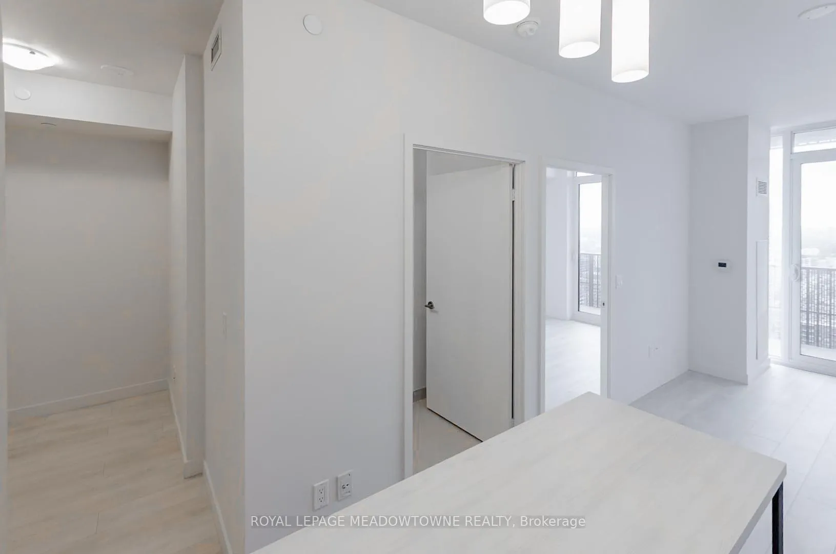 Photo 5 of Unit 2608, 8 Eglinton Avenue E, Toronto, Mount Pleasant West — HOMEH