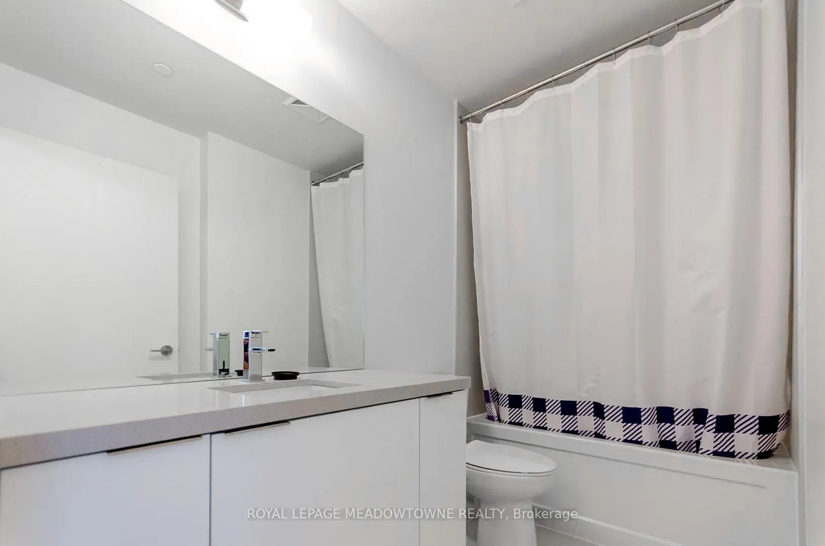 Photo 8 of Unit 2608, 8 Eglinton Avenue E, Toronto, Mount Pleasant West — HOMEH