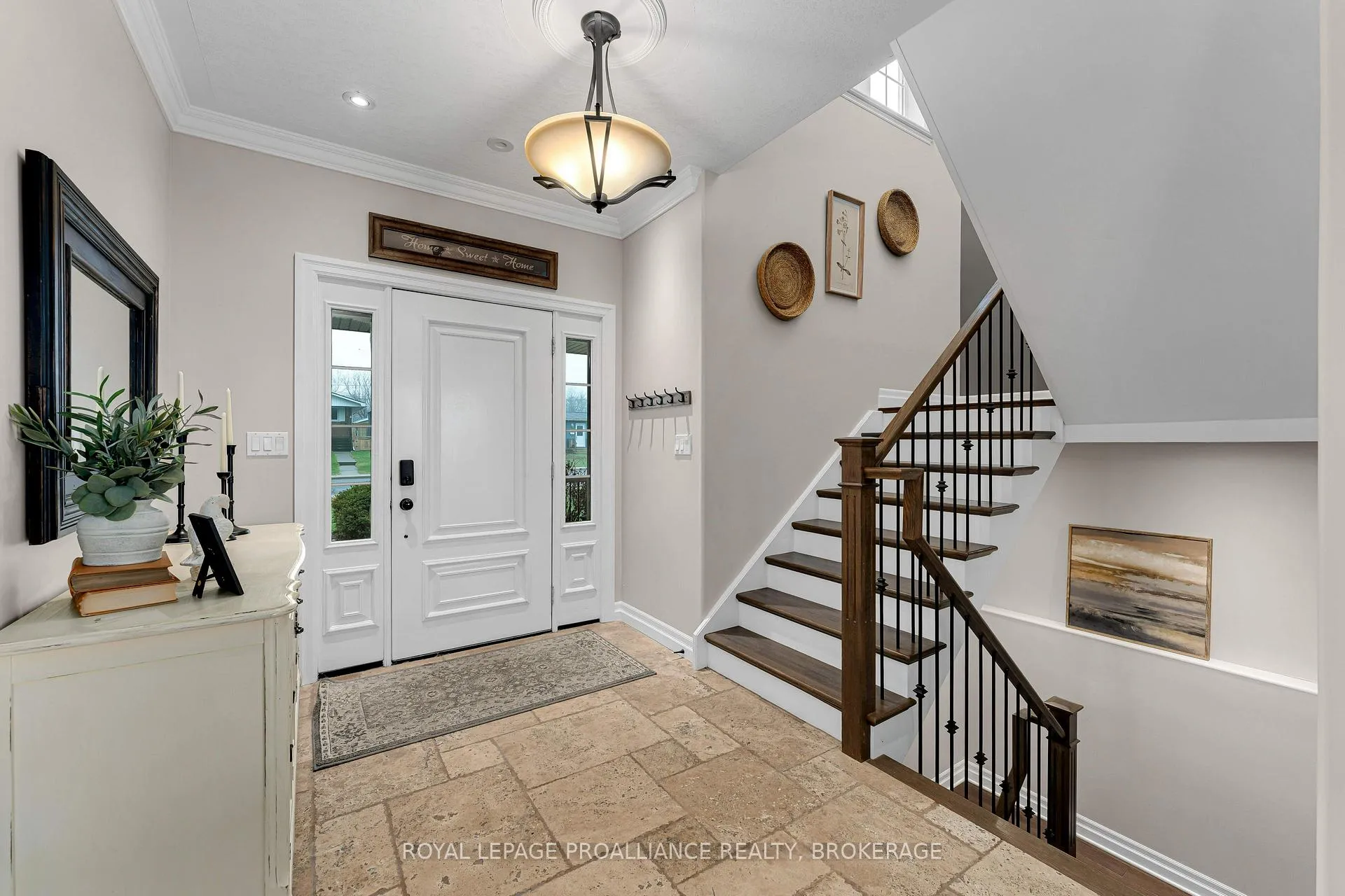 Photo 4 of 270 North Street, Gananoque — HOMEH