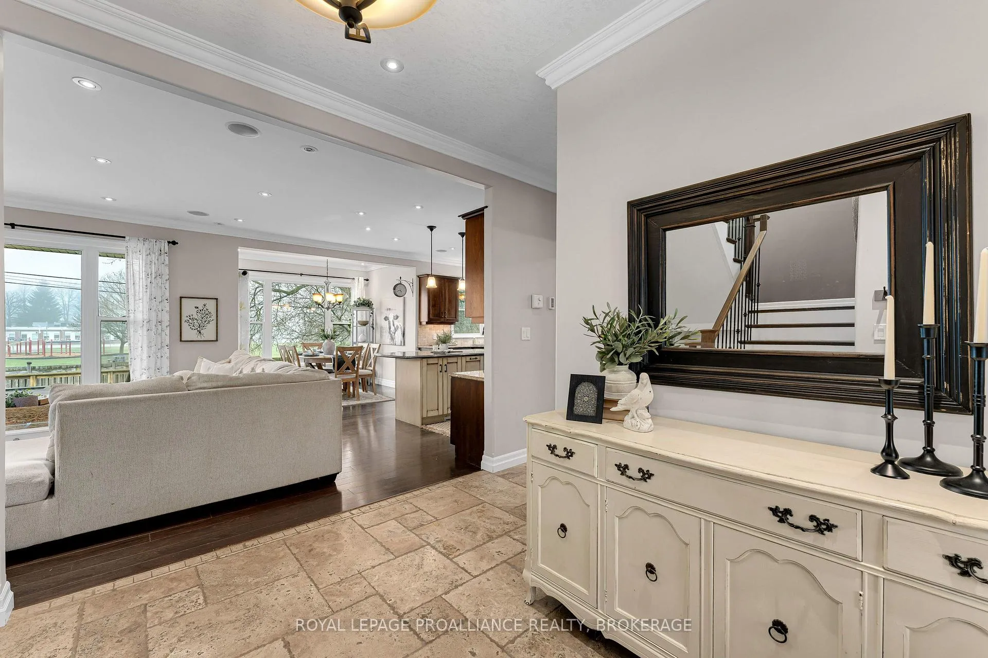 Photo 5 of 270 North Street, Gananoque — HOMEH