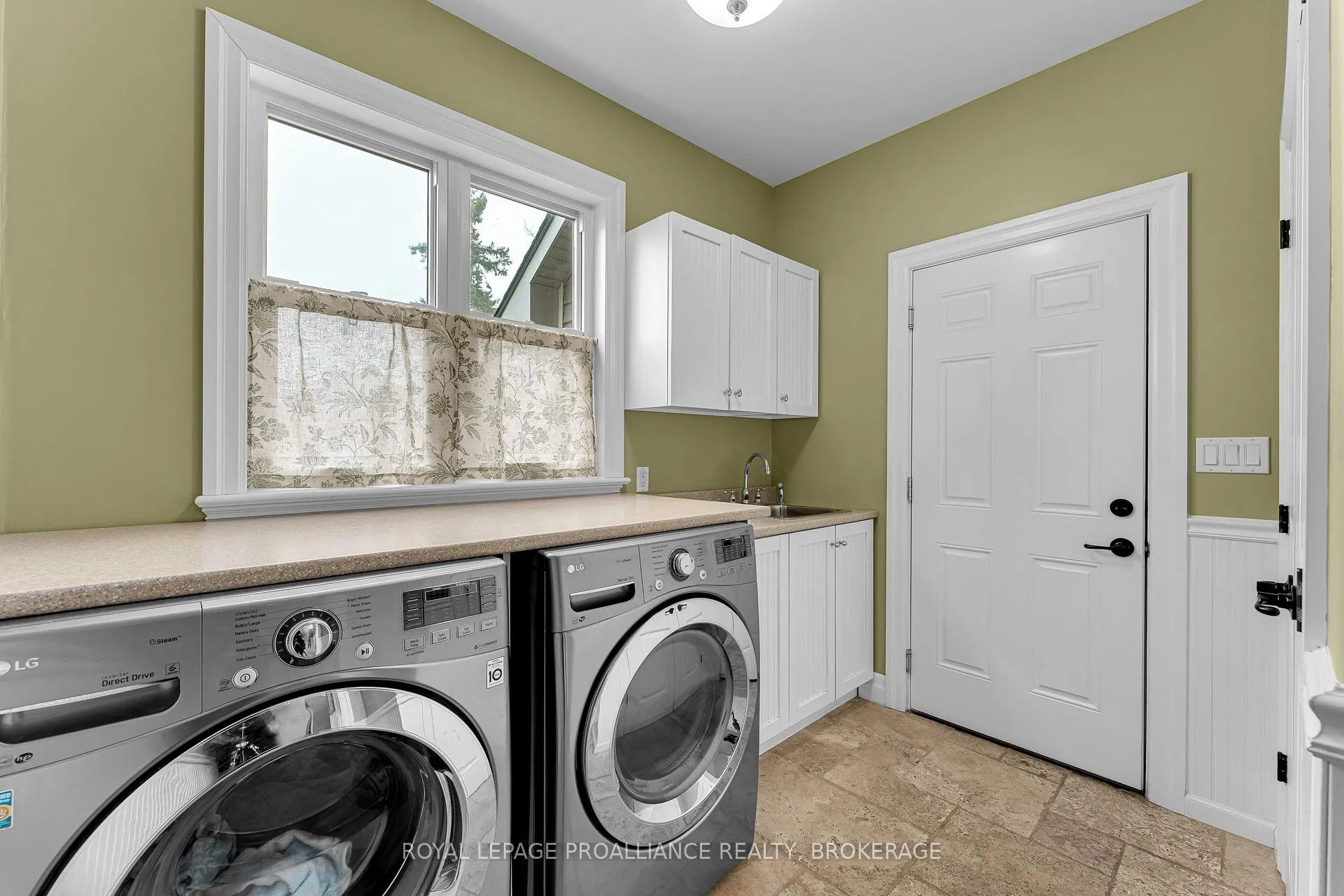 Photo 18 of 270 North Street, Gananoque — HOMEH