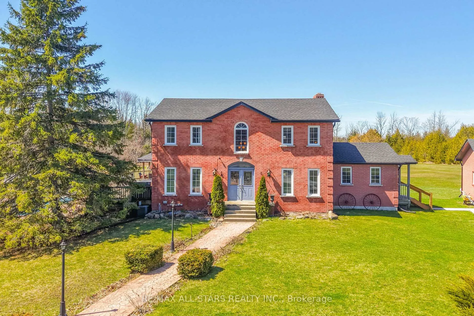 Front of 25472 Lakeridge Road