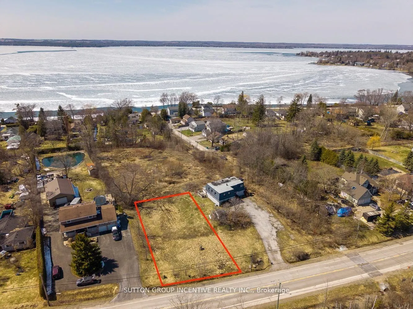 Photo 1 of 296 Metro Road N, Georgina, Historic Lakeshore Communities — HOMEH