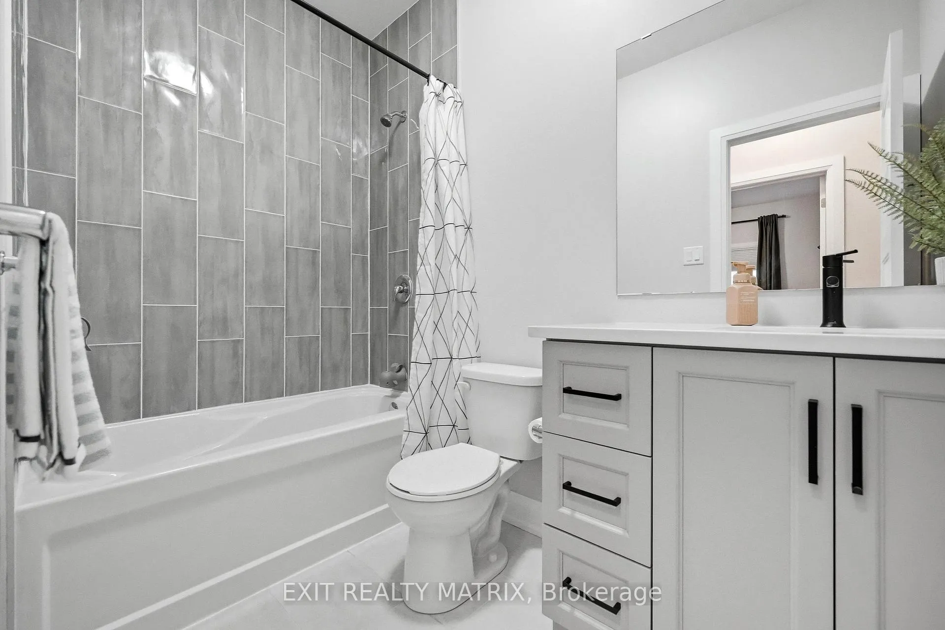 Photo 23 of 397 Colmar Street, Russell, Embrun — HOMEH