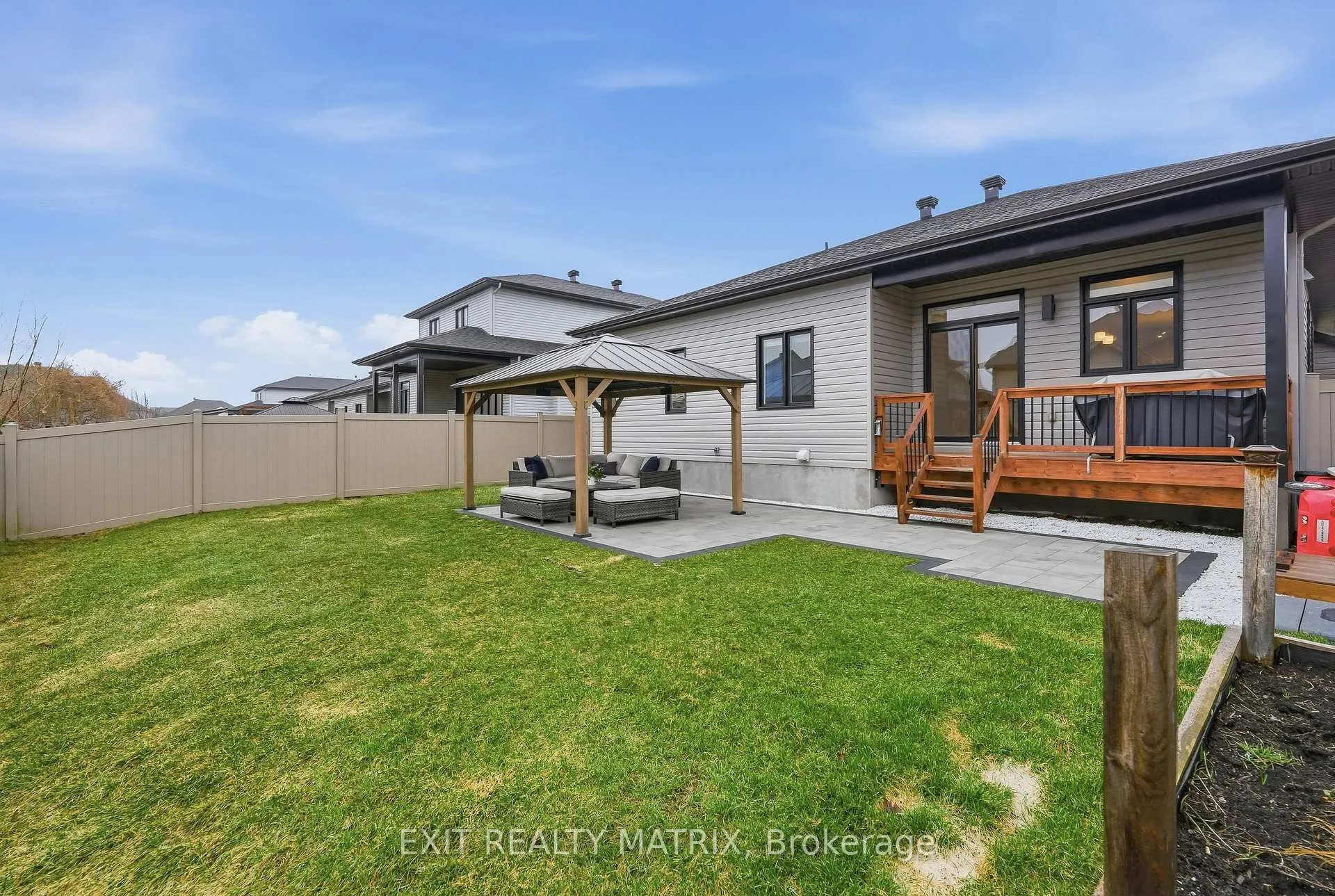 Photo 36 of 397 Colmar Street, Russell, Embrun — HOMEH