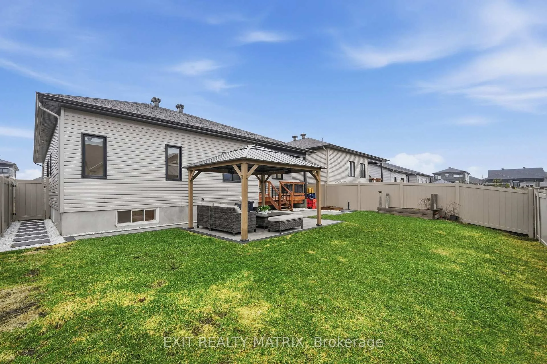 Photo 37 of 397 Colmar Street, Russell, Embrun — HOMEH