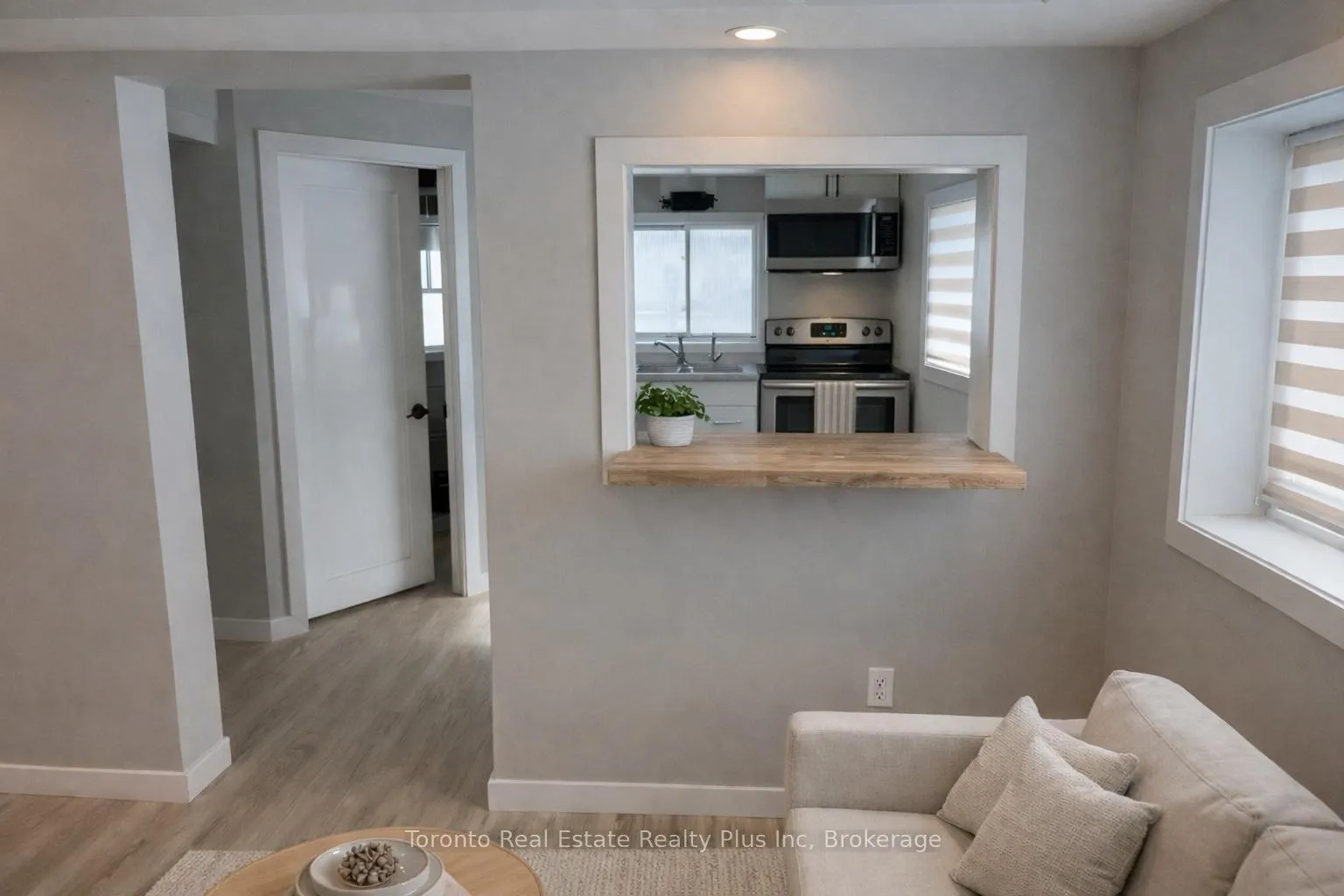 Photo 8 of Unit 4, 16 Huron Road, West Perth, Mitchell — HOMEH