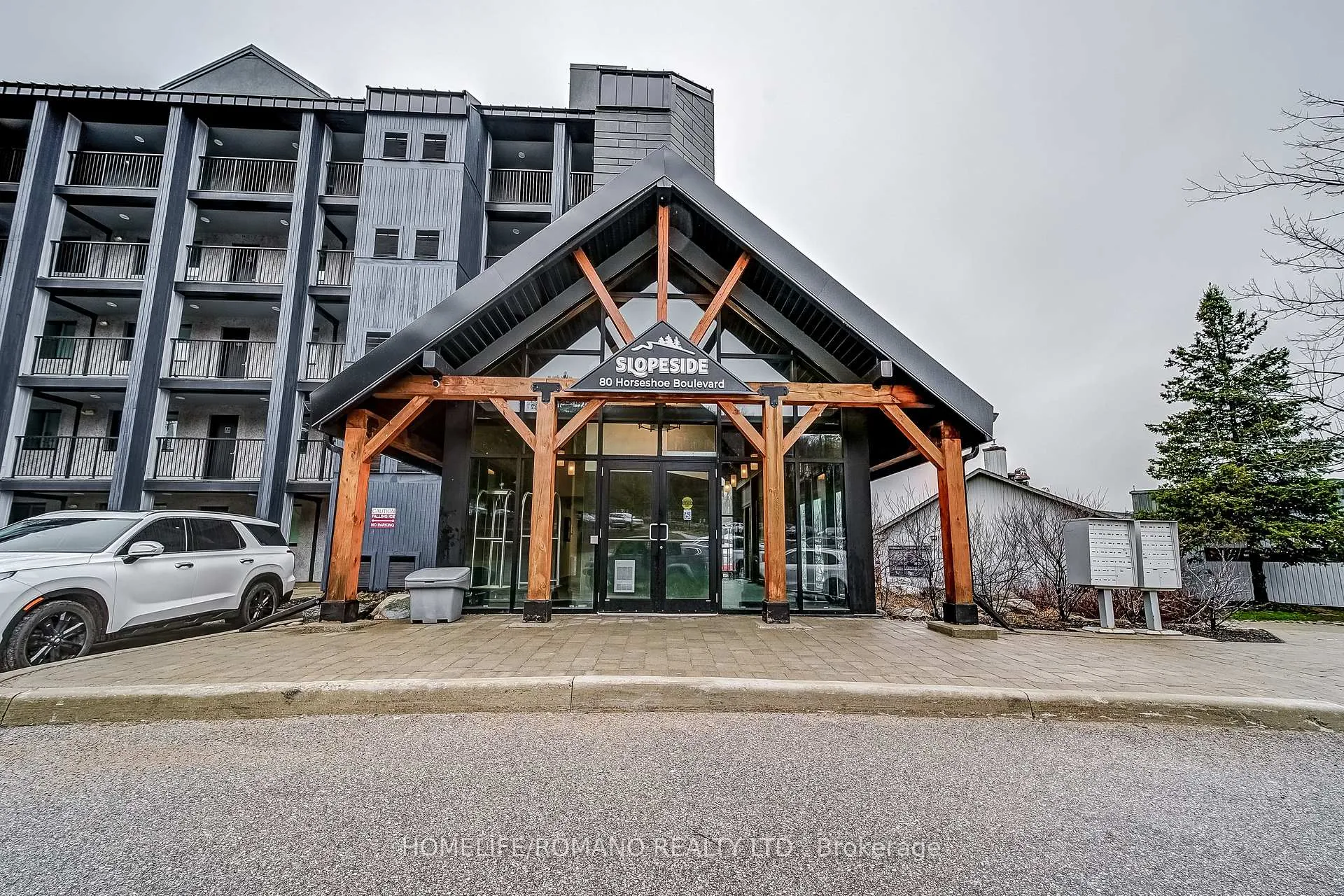 Photo 3 of Unit 305, 80 Horseshoe Boulevard, Oro-Medonte, Horseshoe Valley — HOMEH