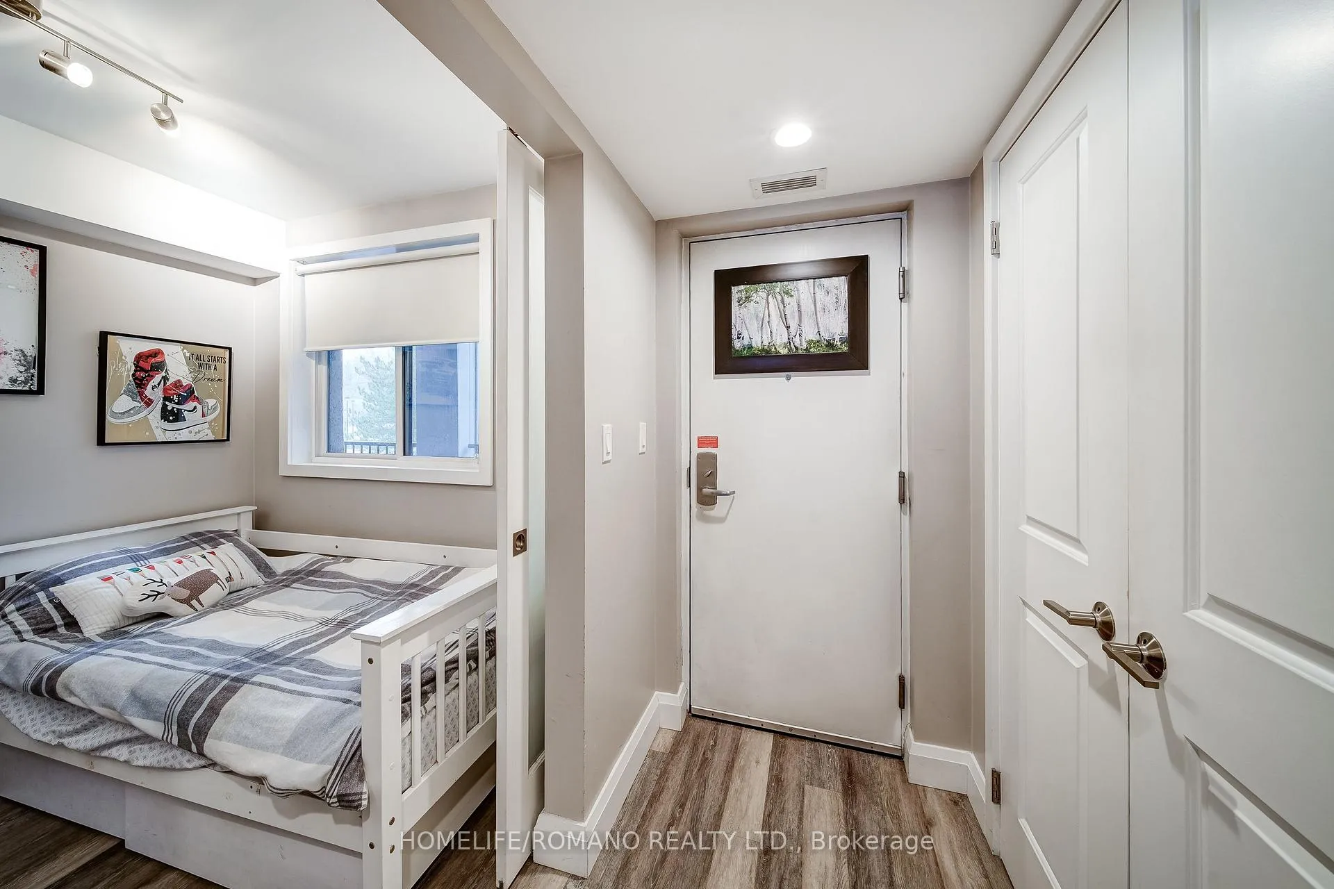 Photo 5 of Unit 305, 80 Horseshoe Boulevard, Oro-Medonte, Horseshoe Valley — HOMEH