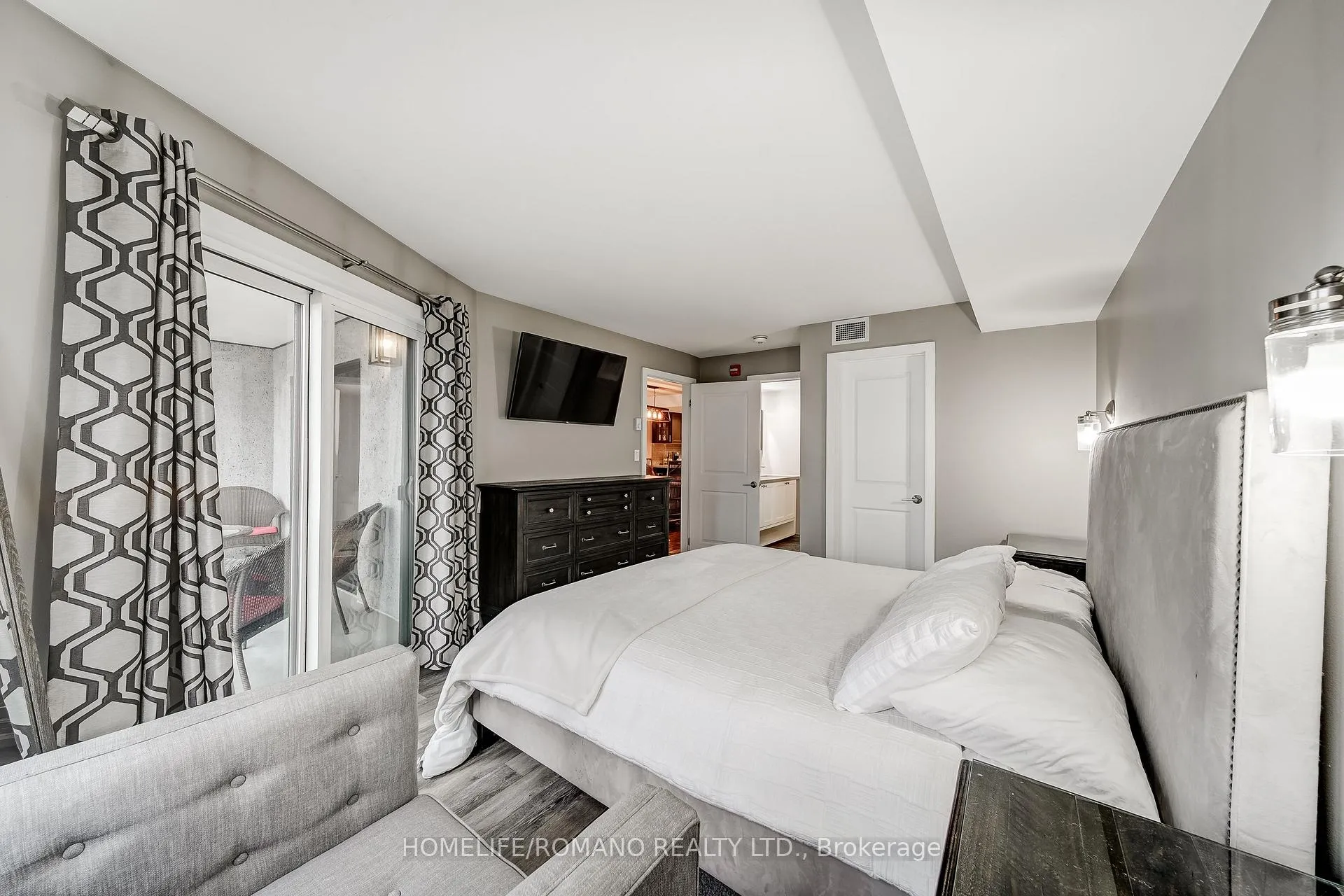 Photo 18 of Unit 305, 80 Horseshoe Boulevard, Oro-Medonte, Horseshoe Valley — HOMEH