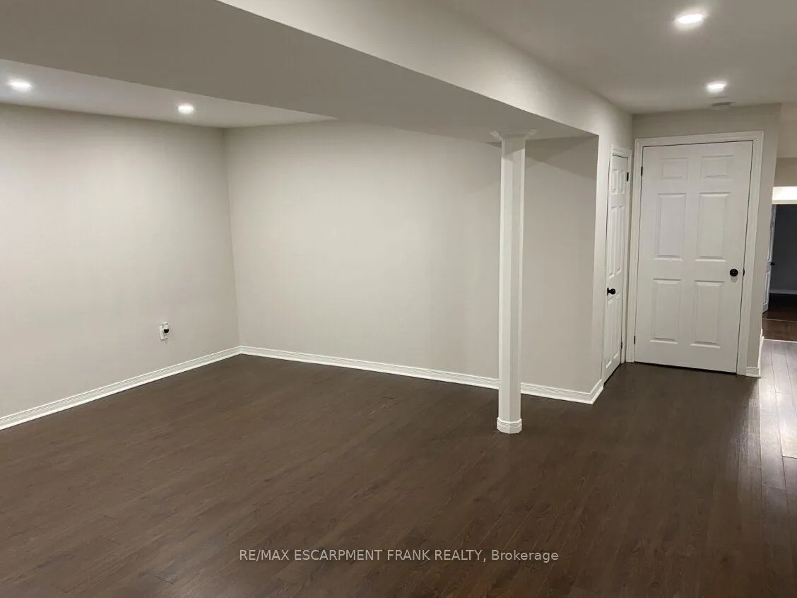 Photo 2 of Unit LOWER, 86 Chatham Street, Hamilton, Kirkendall — HOMEH