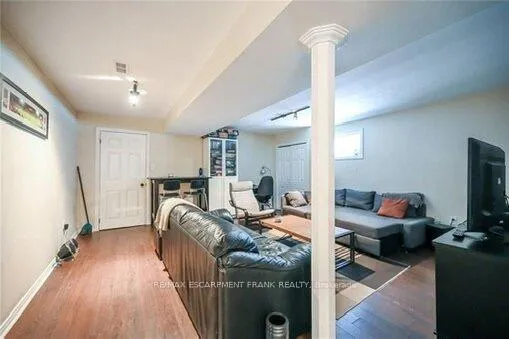 Photo 5 of Unit LOWER, 86 Chatham Street, Hamilton, Kirkendall — HOMEH