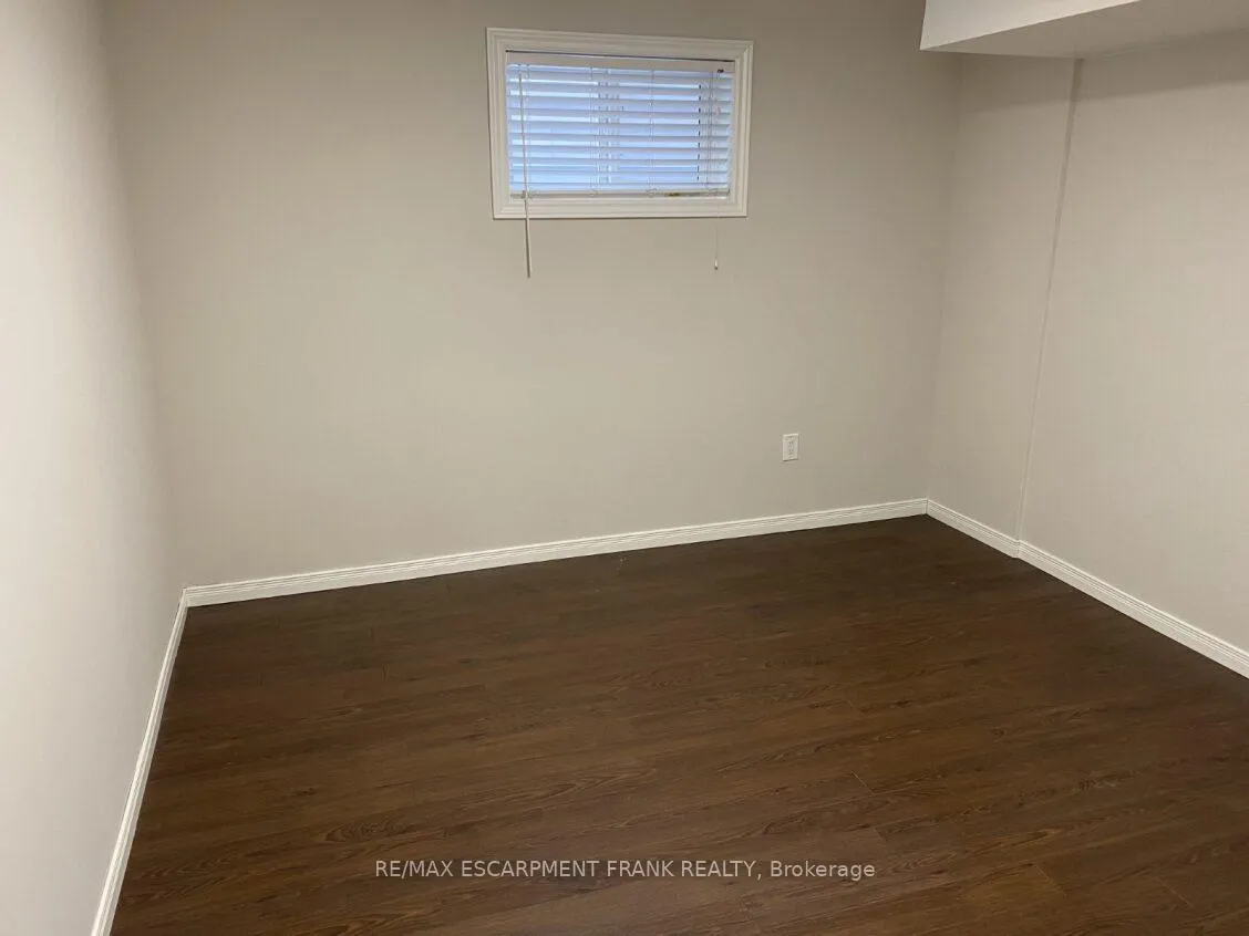 Photo 19 of Unit LOWER, 86 Chatham Street, Hamilton, Kirkendall — HOMEH