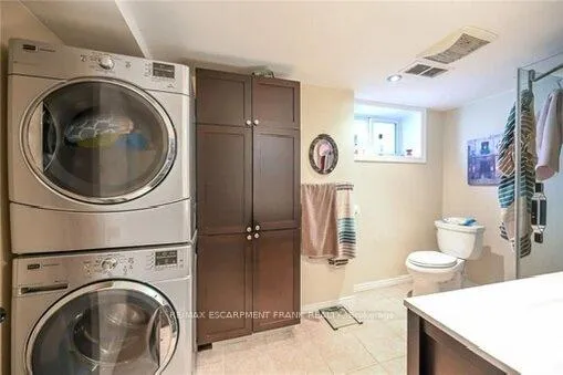 Photo 24 of Unit LOWER, 86 Chatham Street, Hamilton, Kirkendall — HOMEH