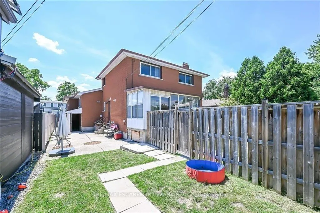 Photo 25 of Unit LOWER, 86 Chatham Street, Hamilton, Kirkendall — HOMEH