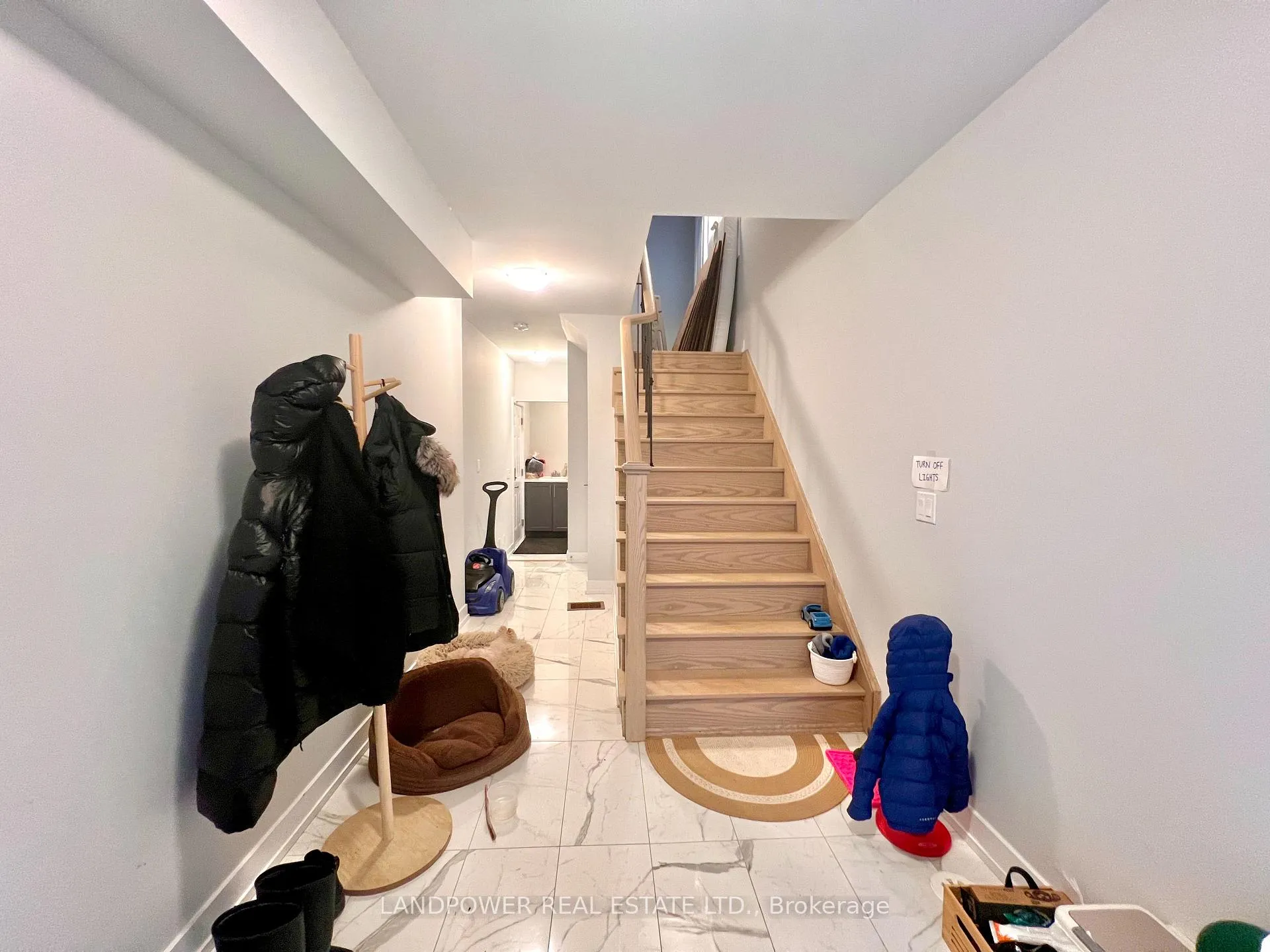 Photo 3 of 82 William Shearn Crescent, Markham, Angus Glen — HOMEH