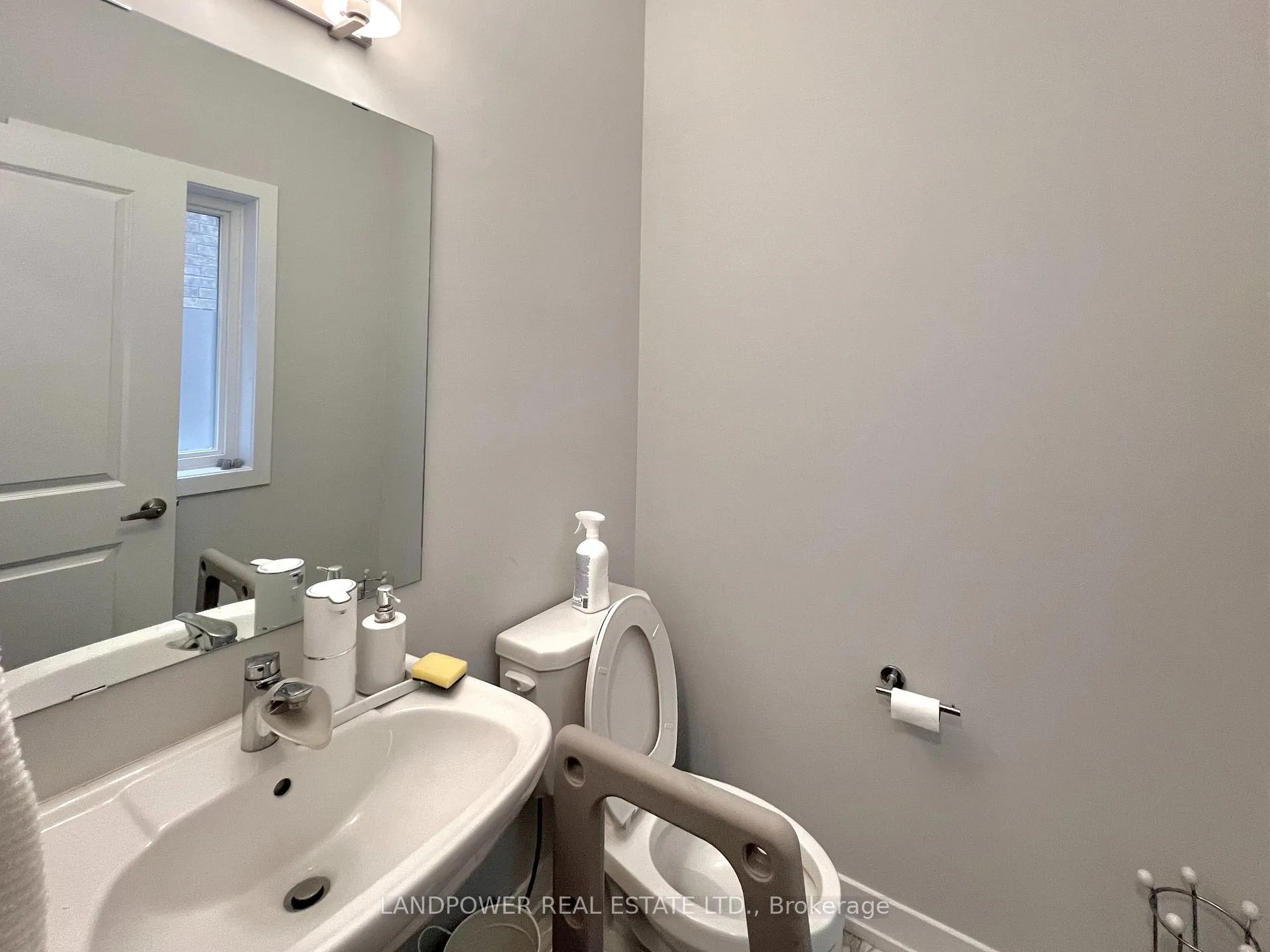 Photo 4 of 82 William Shearn Crescent, Markham, Angus Glen — HOMEH
