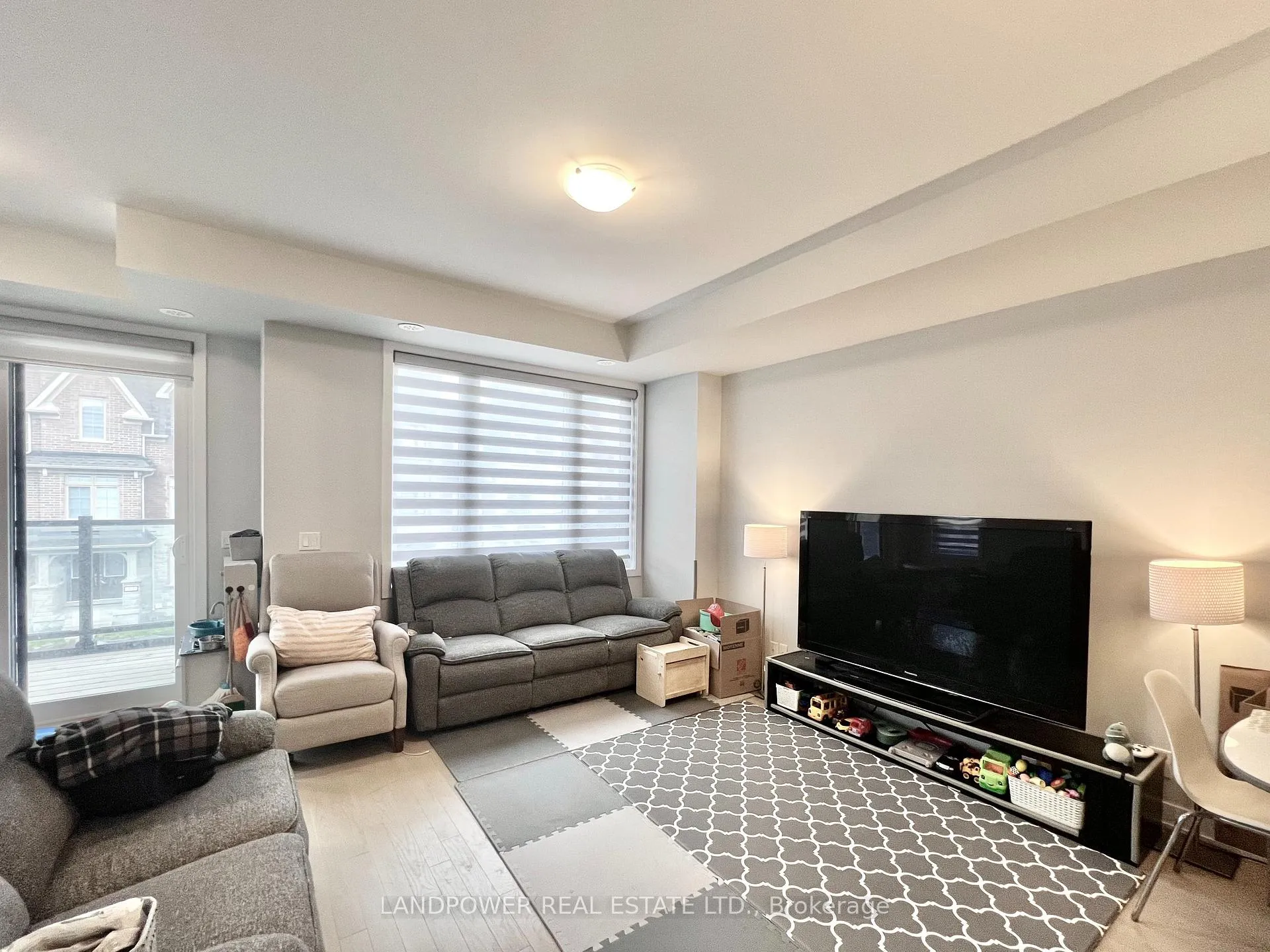 Photo 10 of 82 William Shearn Crescent, Markham, Angus Glen — HOMEH