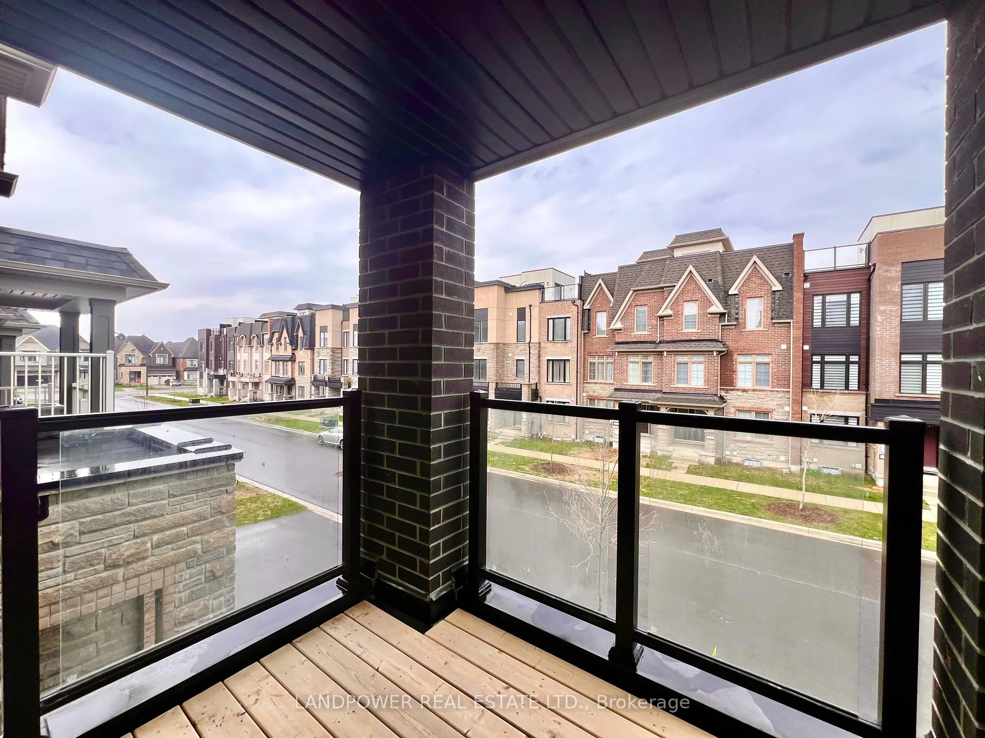 Photo 12 of 82 William Shearn Crescent, Markham, Angus Glen — HOMEH
