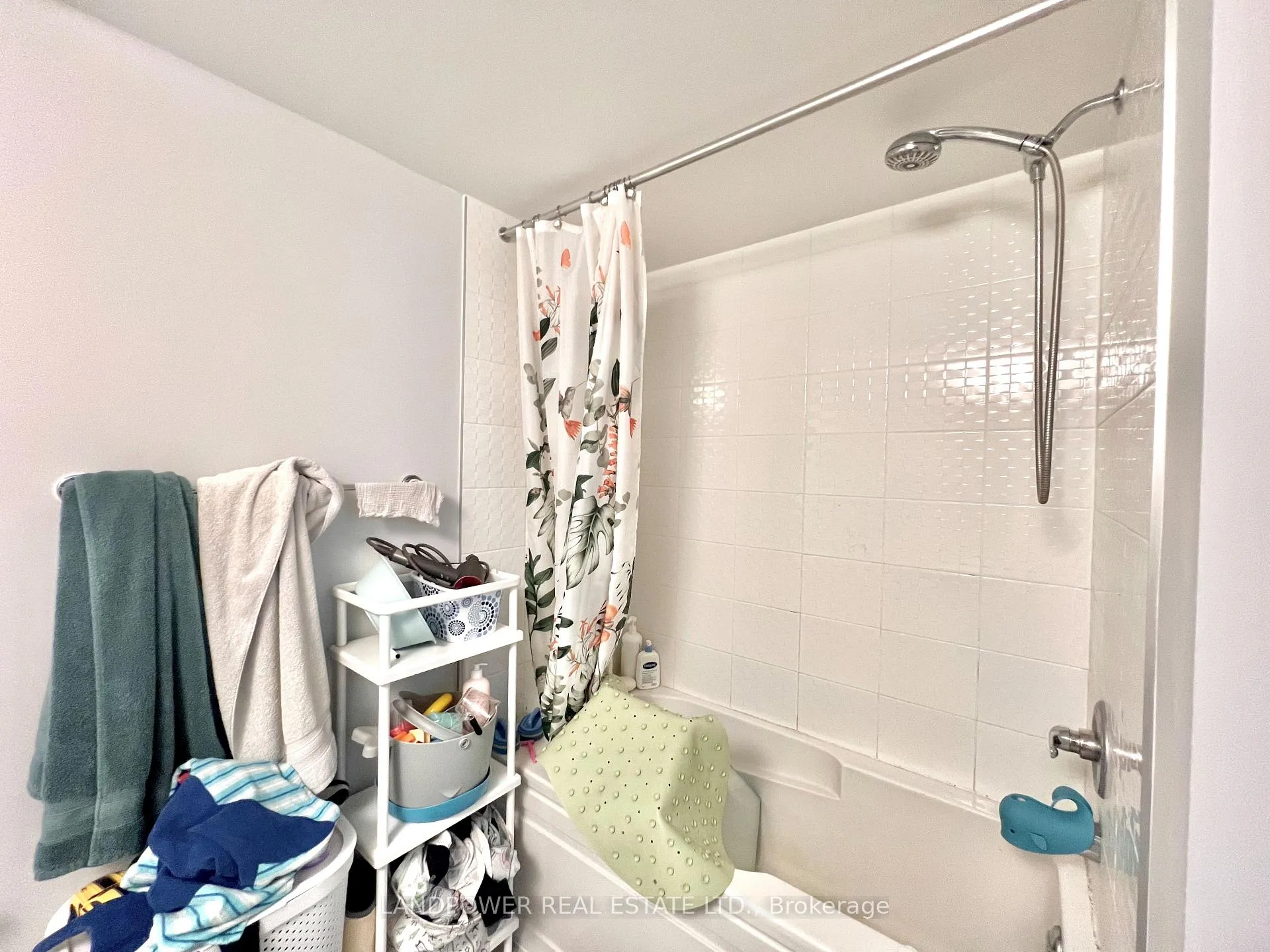 Photo 18 of 82 William Shearn Crescent, Markham, Angus Glen — HOMEH