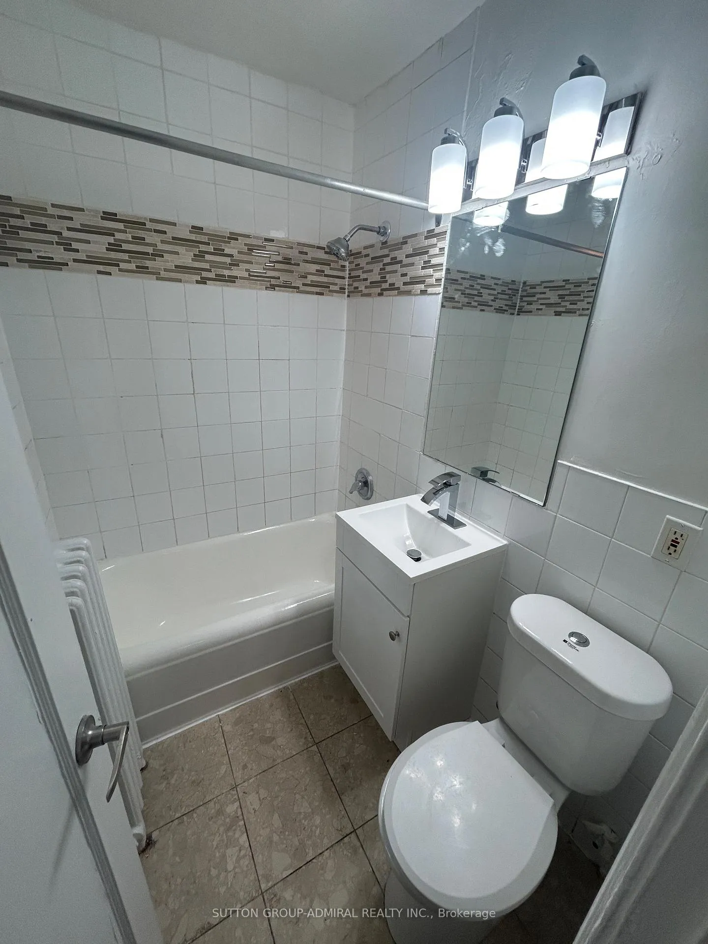 Photo 6 of Unit 42, 166 Eastbourne Avenue, Toronto, Yonge-Eglinton — HOMEH