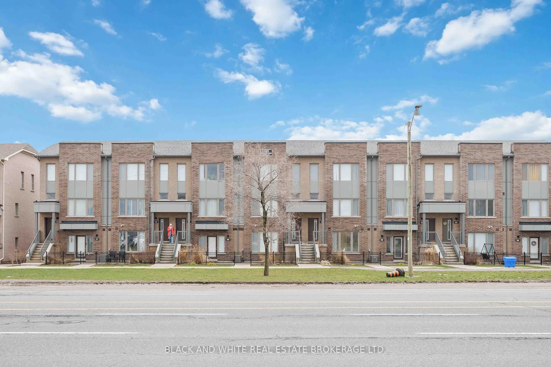 Photo 5 of Unit 505, 1525 Kingston Road, Pickering, Town Centre — HOMEH