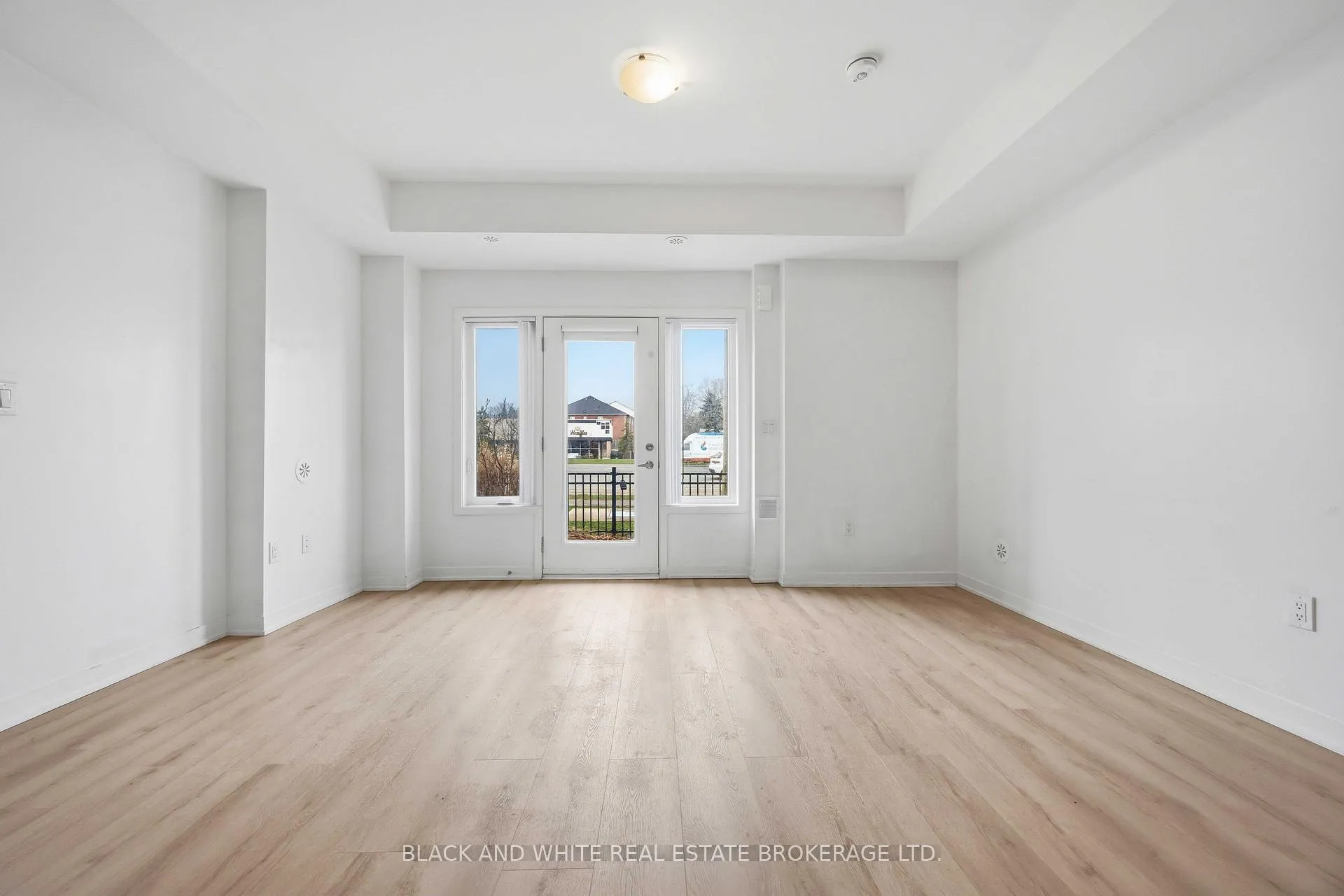 Photo 8 of Unit 505, 1525 Kingston Road, Pickering, Town Centre — HOMEH