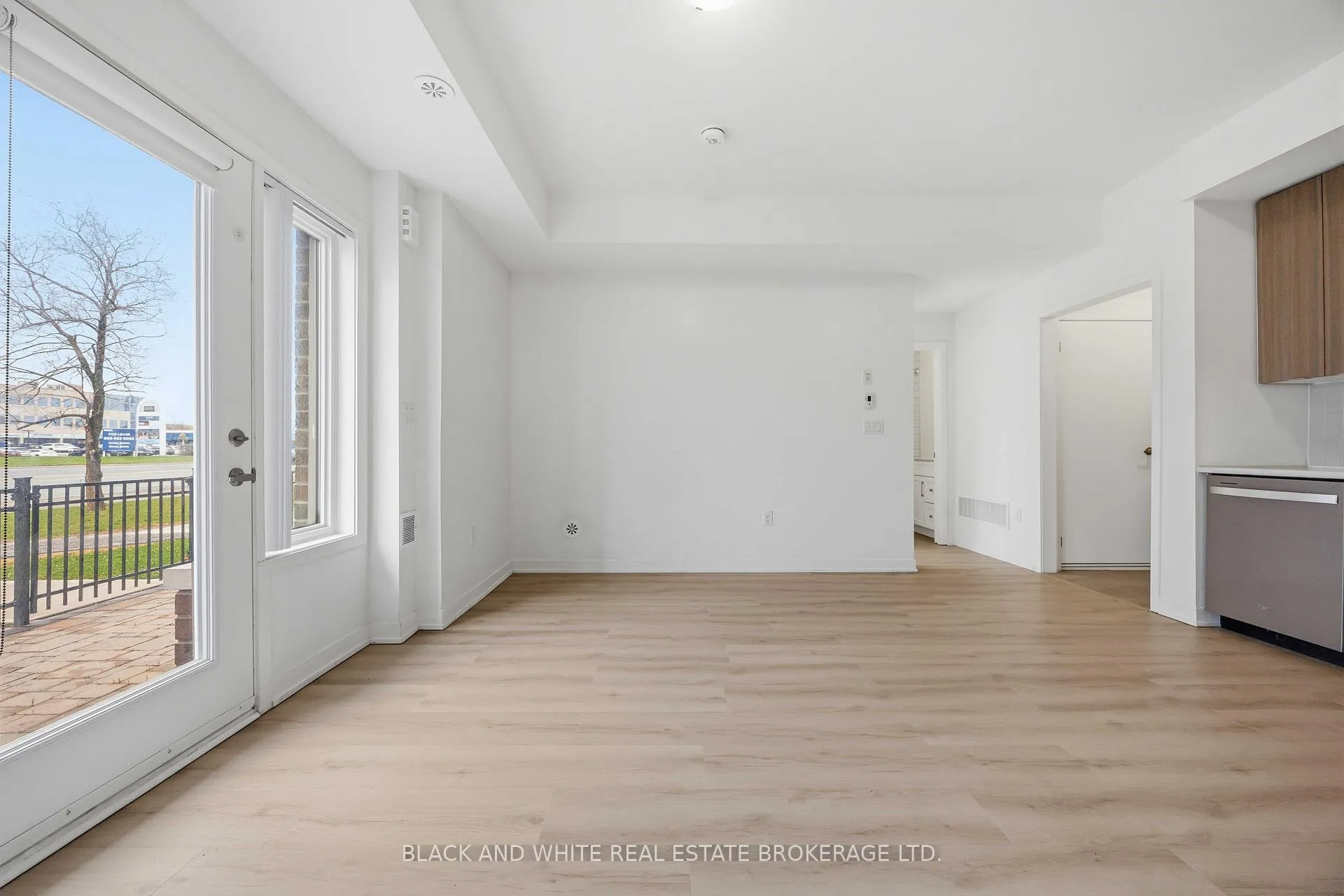 Photo 11 of Unit 505, 1525 Kingston Road, Pickering, Town Centre — HOMEH