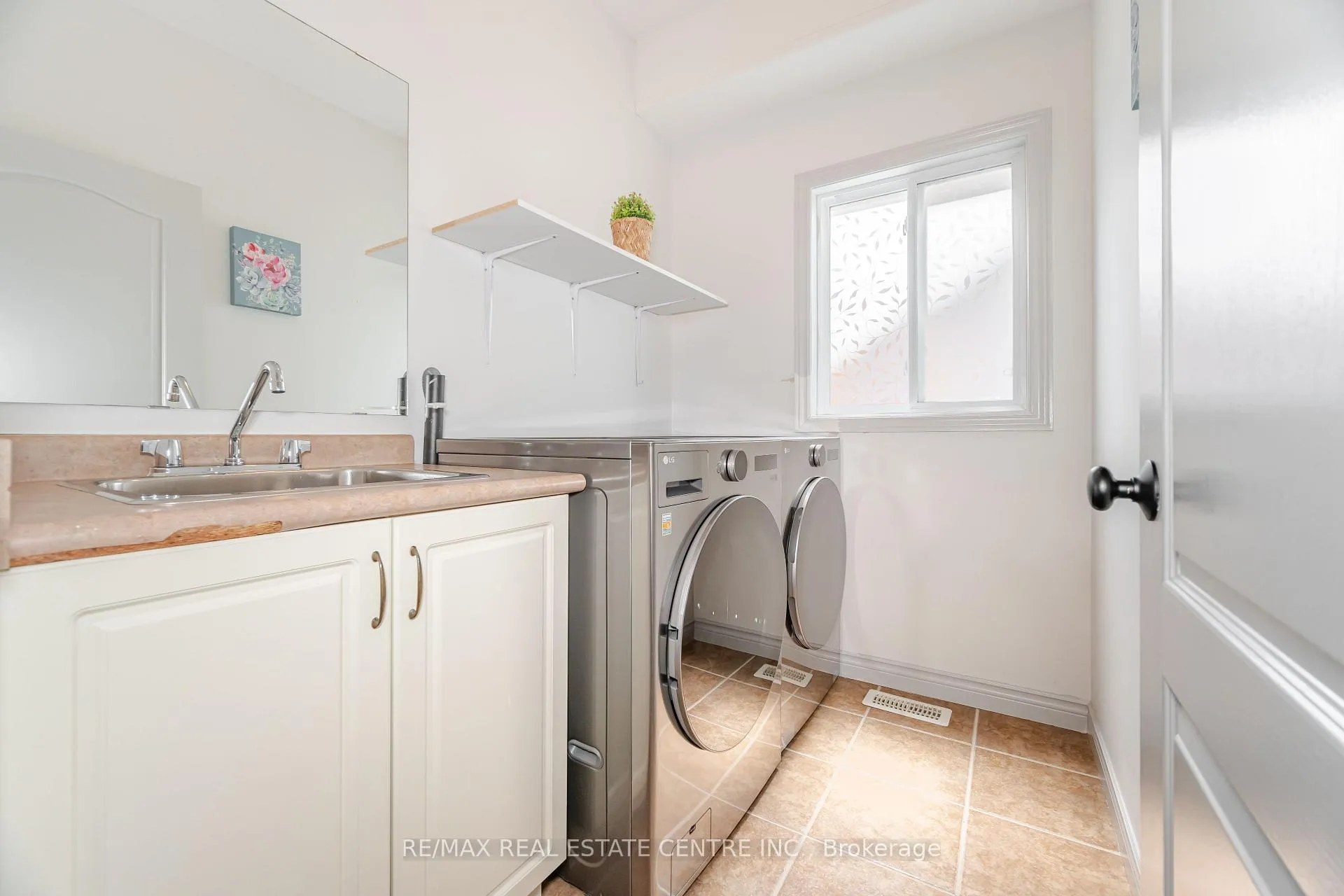 Photo 25 of 39 Stoneham Street, New Tecumseth, Alliston — HOMEH