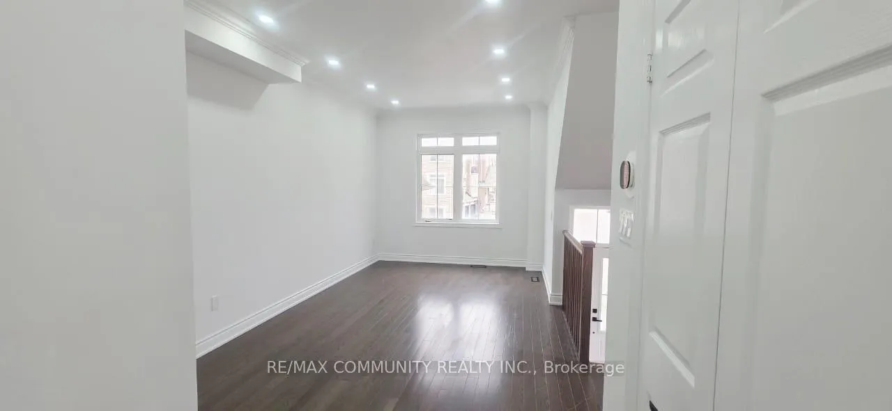 Photo 4 of Unit Upper, 50 Rockman Crescent, Brampton, Northwest Brampton — HOMEH