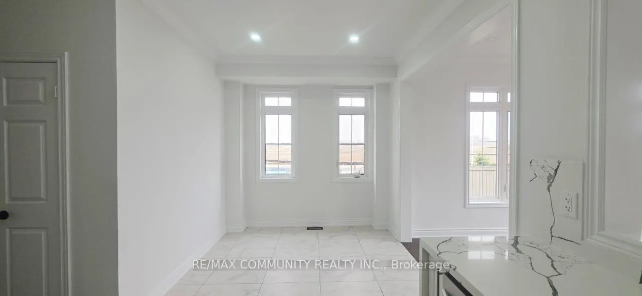 Photo 6 of Unit Upper, 50 Rockman Crescent, Brampton, Northwest Brampton — HOMEH