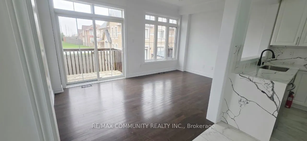 Photo 10 of Unit Upper, 50 Rockman Crescent, Brampton, Northwest Brampton — HOMEH