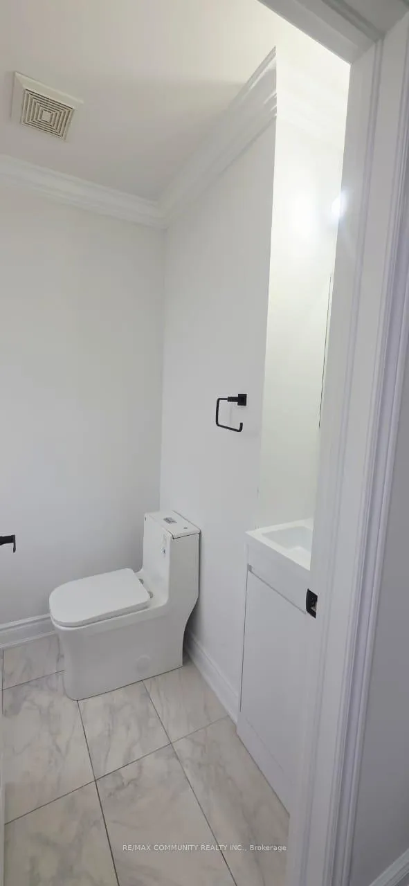 Photo 13 of Unit Upper, 50 Rockman Crescent, Brampton, Northwest Brampton — HOMEH