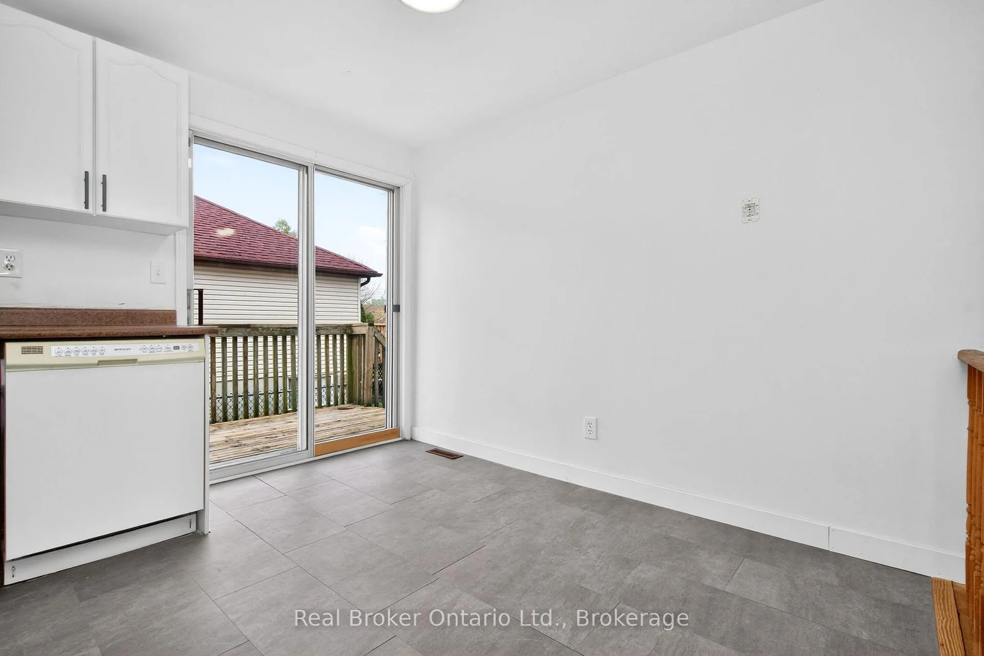 Photo 6 of 365 Galloway Boulevard, Midland — HOMEH