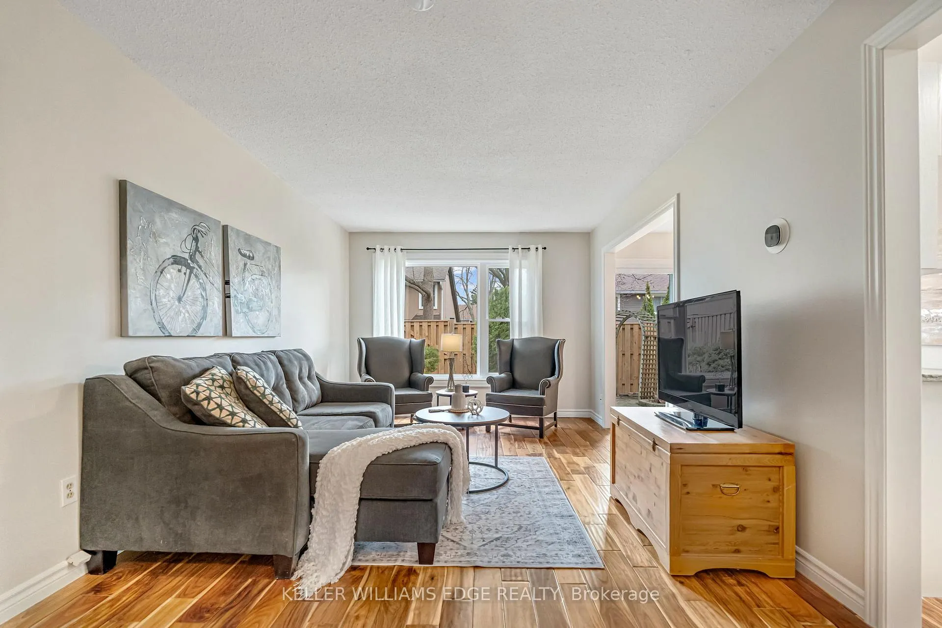 Photo 6 of Unit 5, 2185 Fairchild Boulevard, Burlington, Tyandaga — HOMEH
