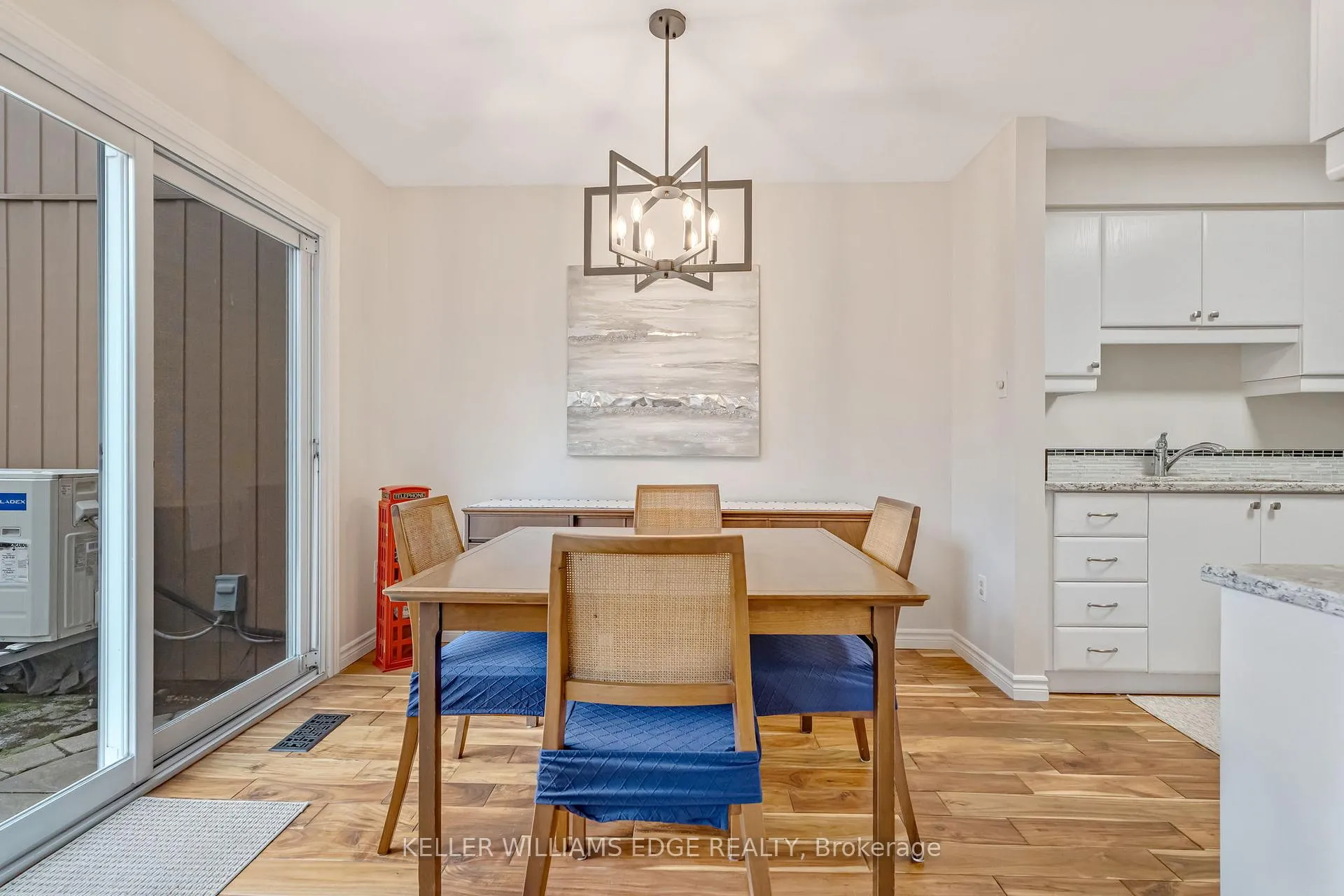 Photo 11 of Unit 5, 2185 Fairchild Boulevard, Burlington, Tyandaga — HOMEH