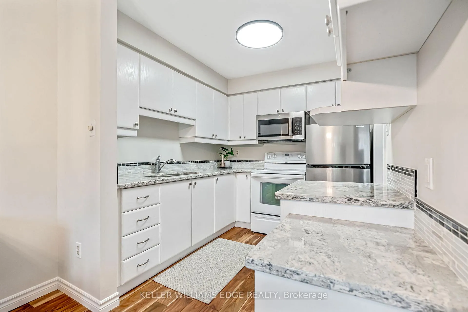 Photo 14 of Unit 5, 2185 Fairchild Boulevard, Burlington, Tyandaga — HOMEH