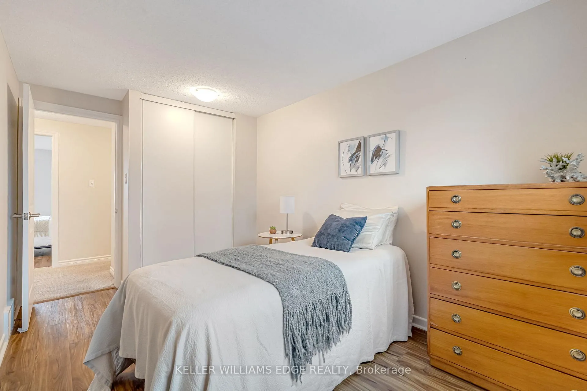 Photo 18 of Unit 5, 2185 Fairchild Boulevard, Burlington, Tyandaga — HOMEH
