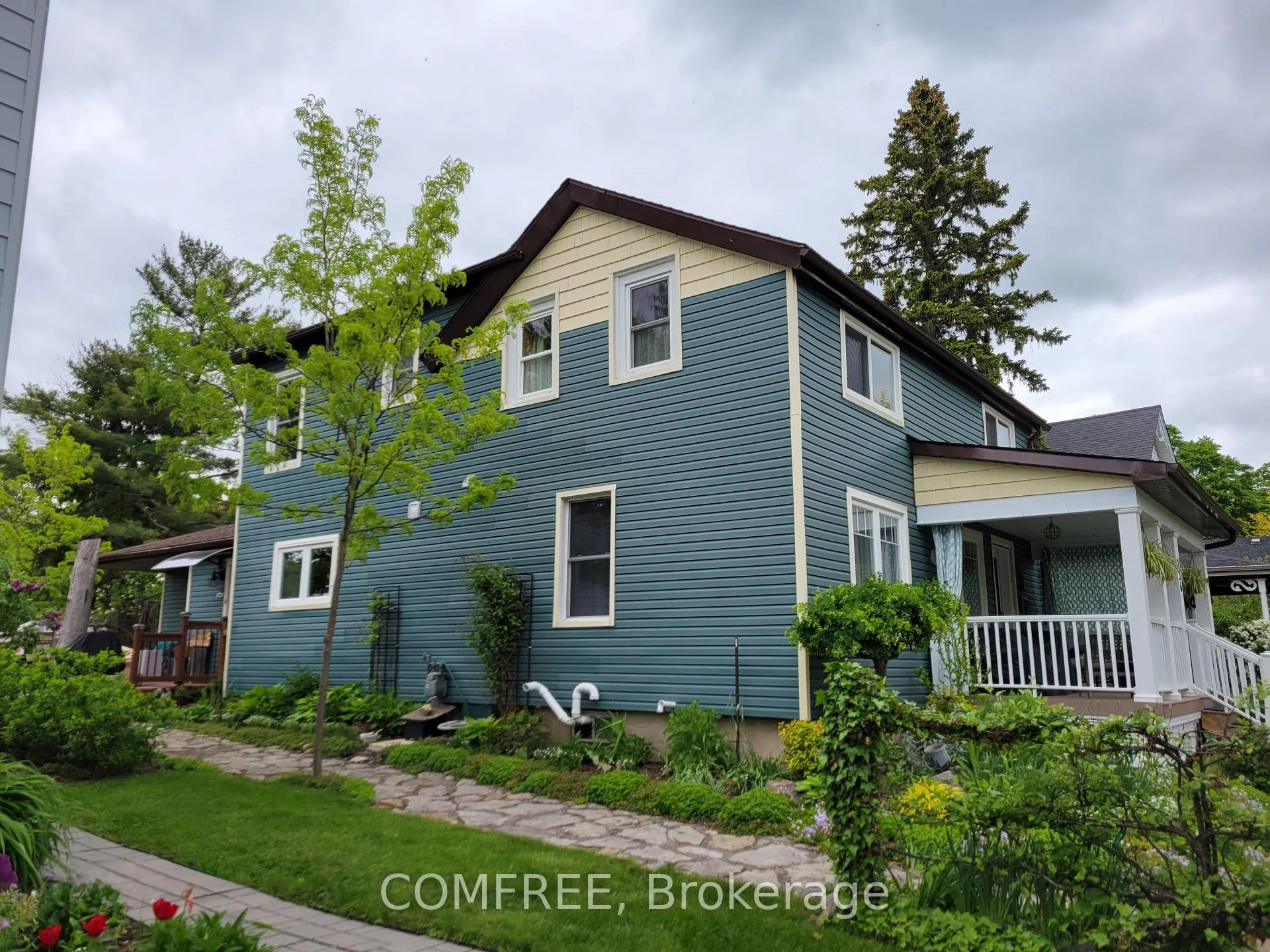 Photo 4 of 136 John Street, Gananoque — HOMEH