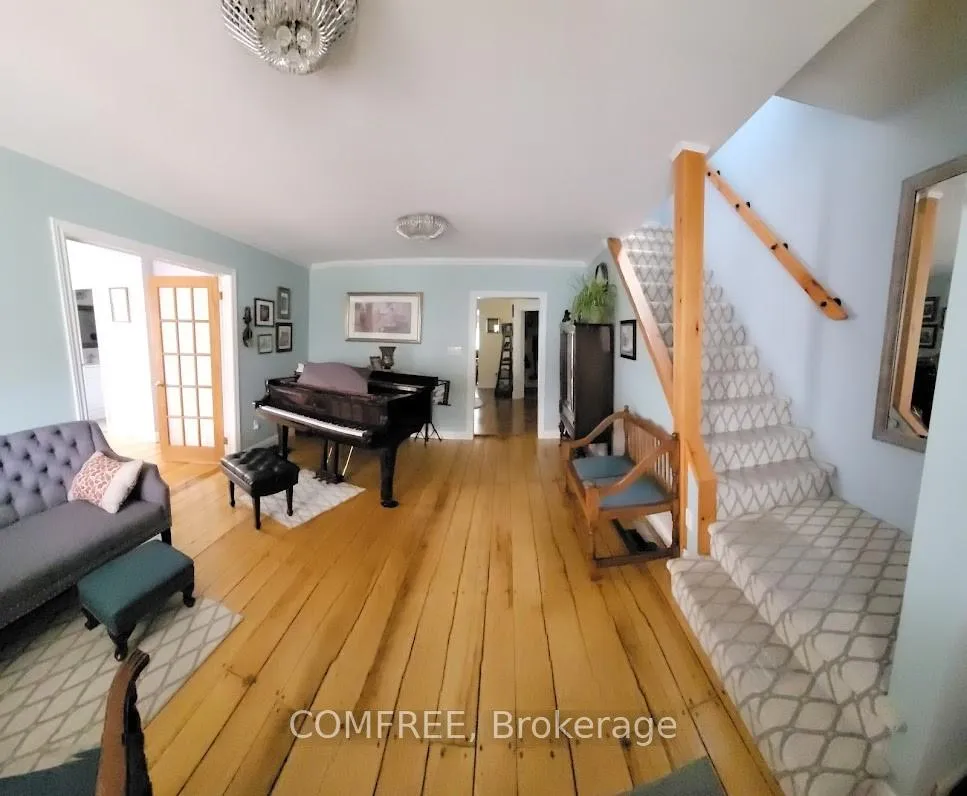 Photo 11 of 136 John Street, Gananoque — HOMEH