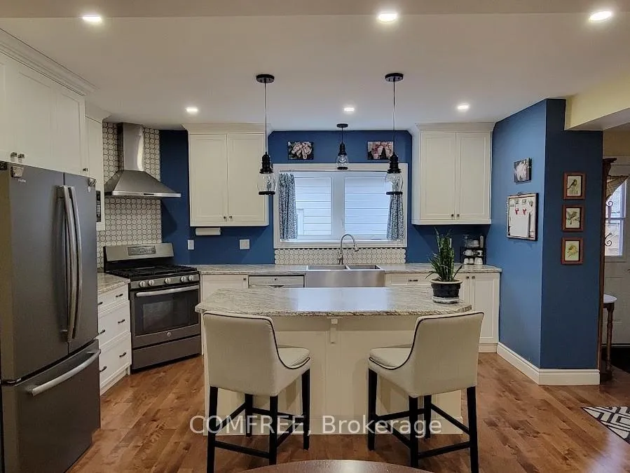 Photo 12 of 136 John Street, Gananoque — HOMEH