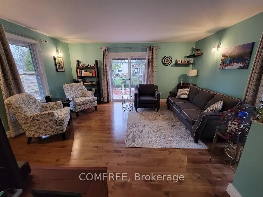 Photo 16 of 136 John Street, Gananoque — HOMEH