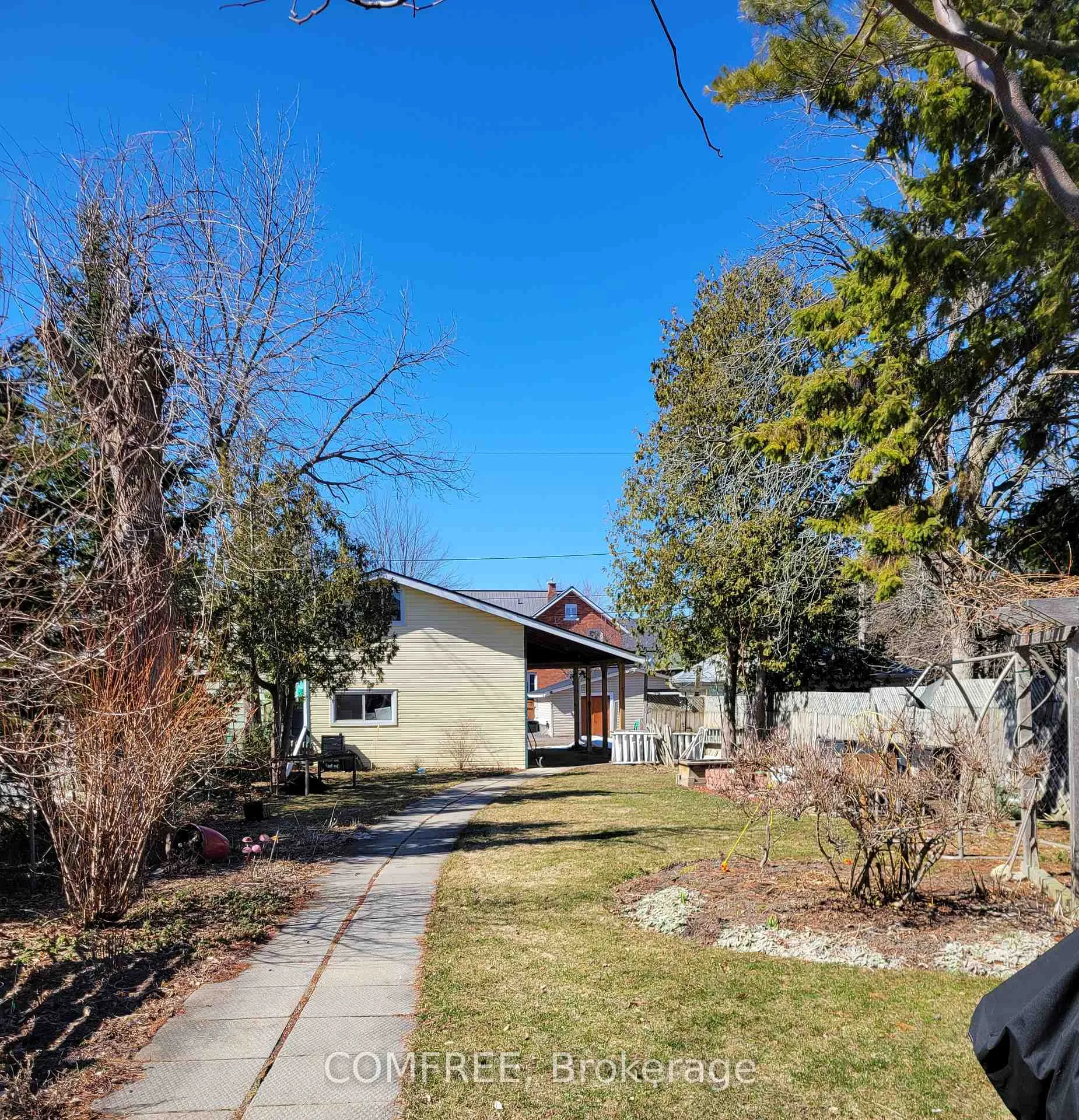 Photo 48 of 136 John Street, Gananoque — HOMEH
