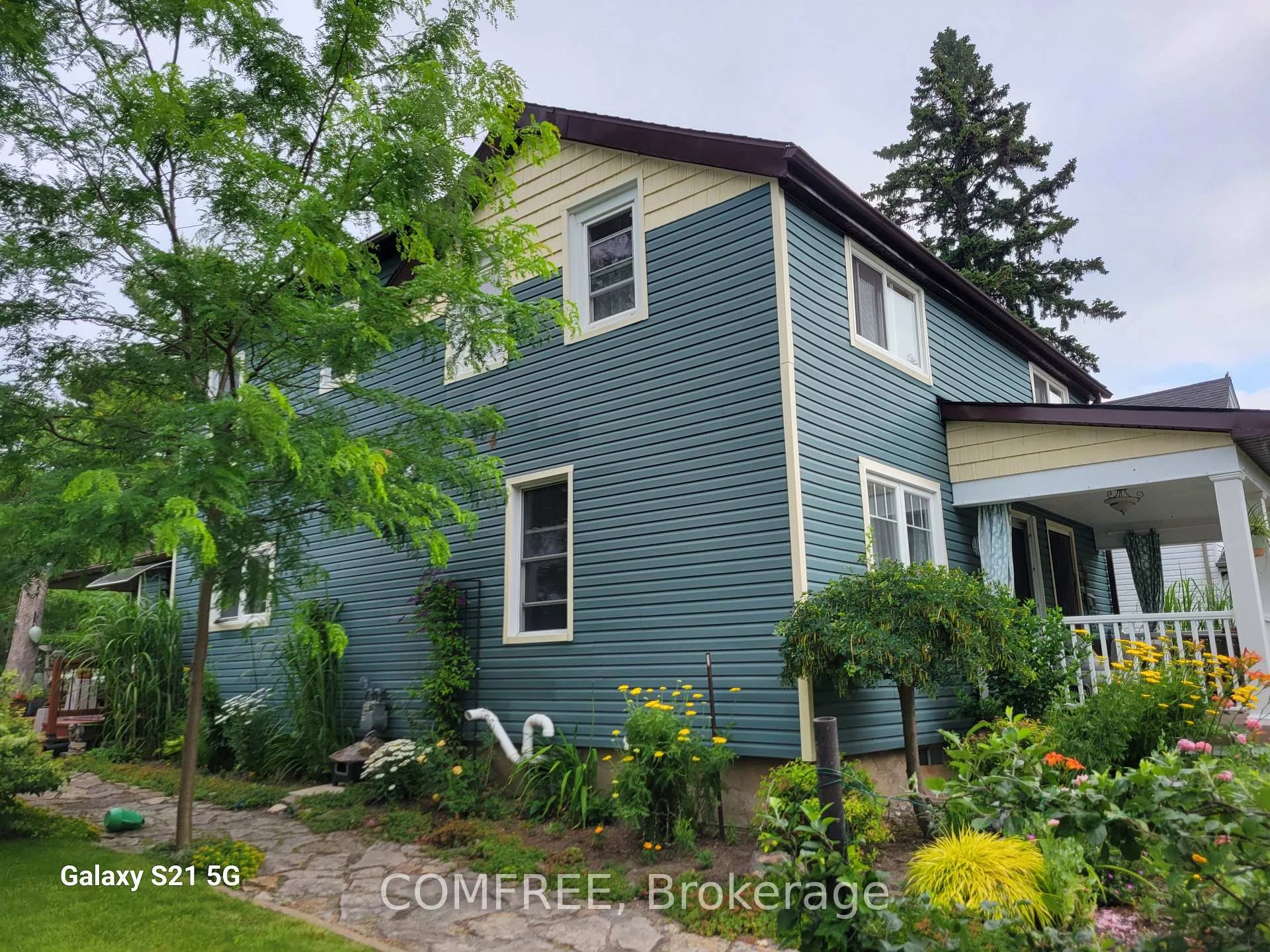 Photo 5 of 136 John Street, Gananoque — HOMEH